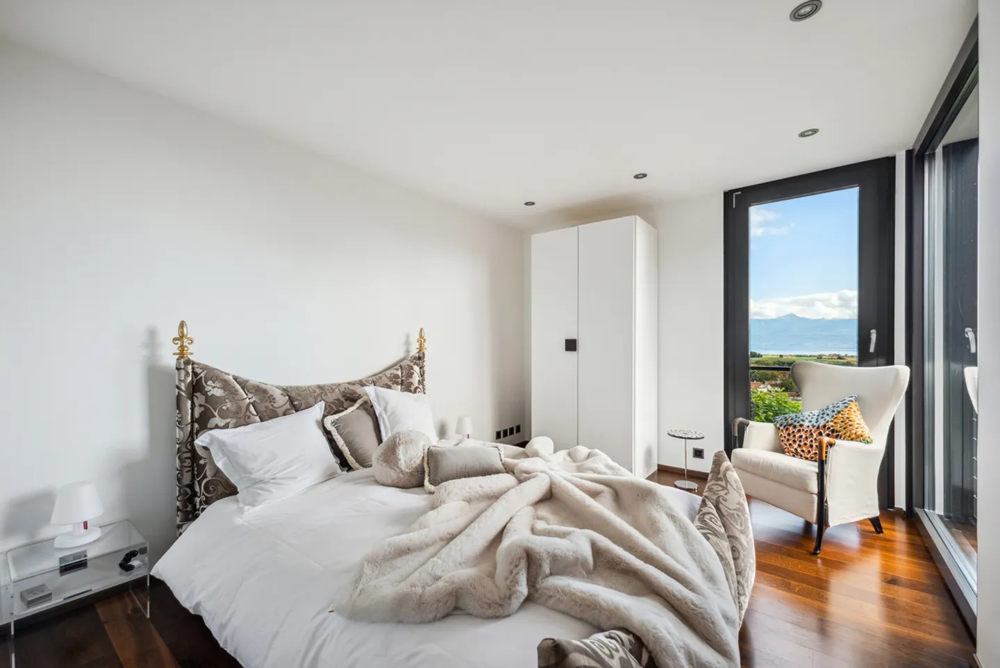 Villa contemporanea con vista mozzafiato - Foto 15 di 22