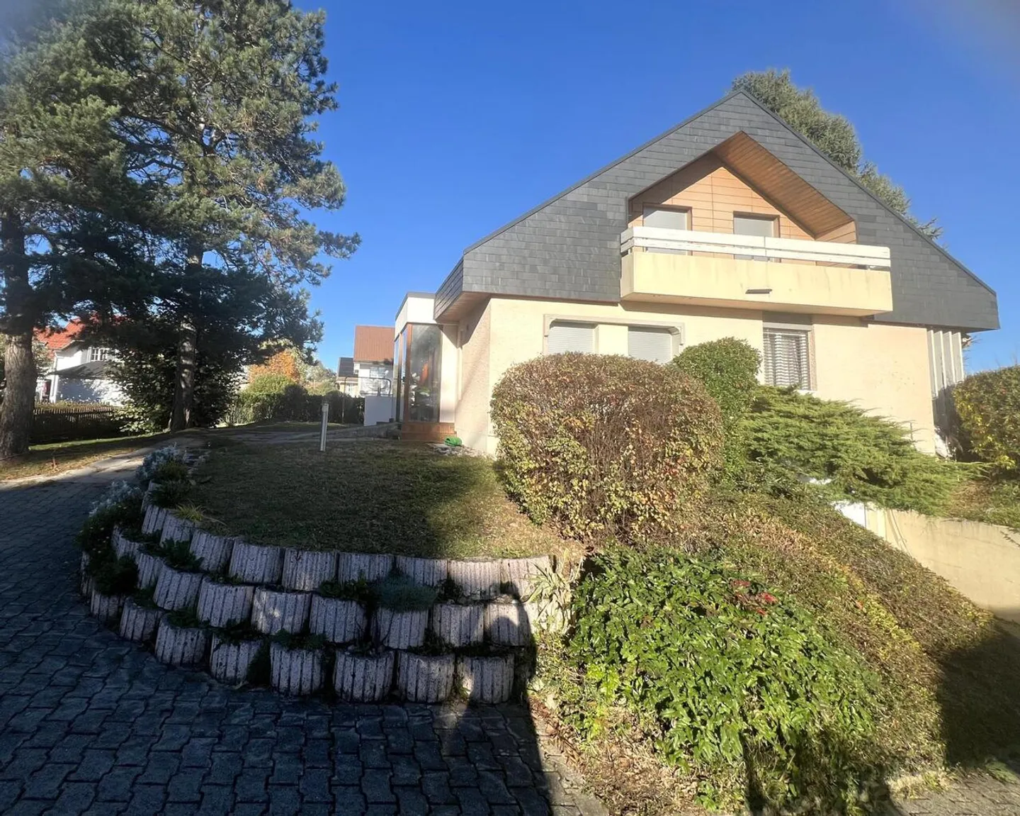 6.5-room detached house with terrace and garden - Photo 2 of 9