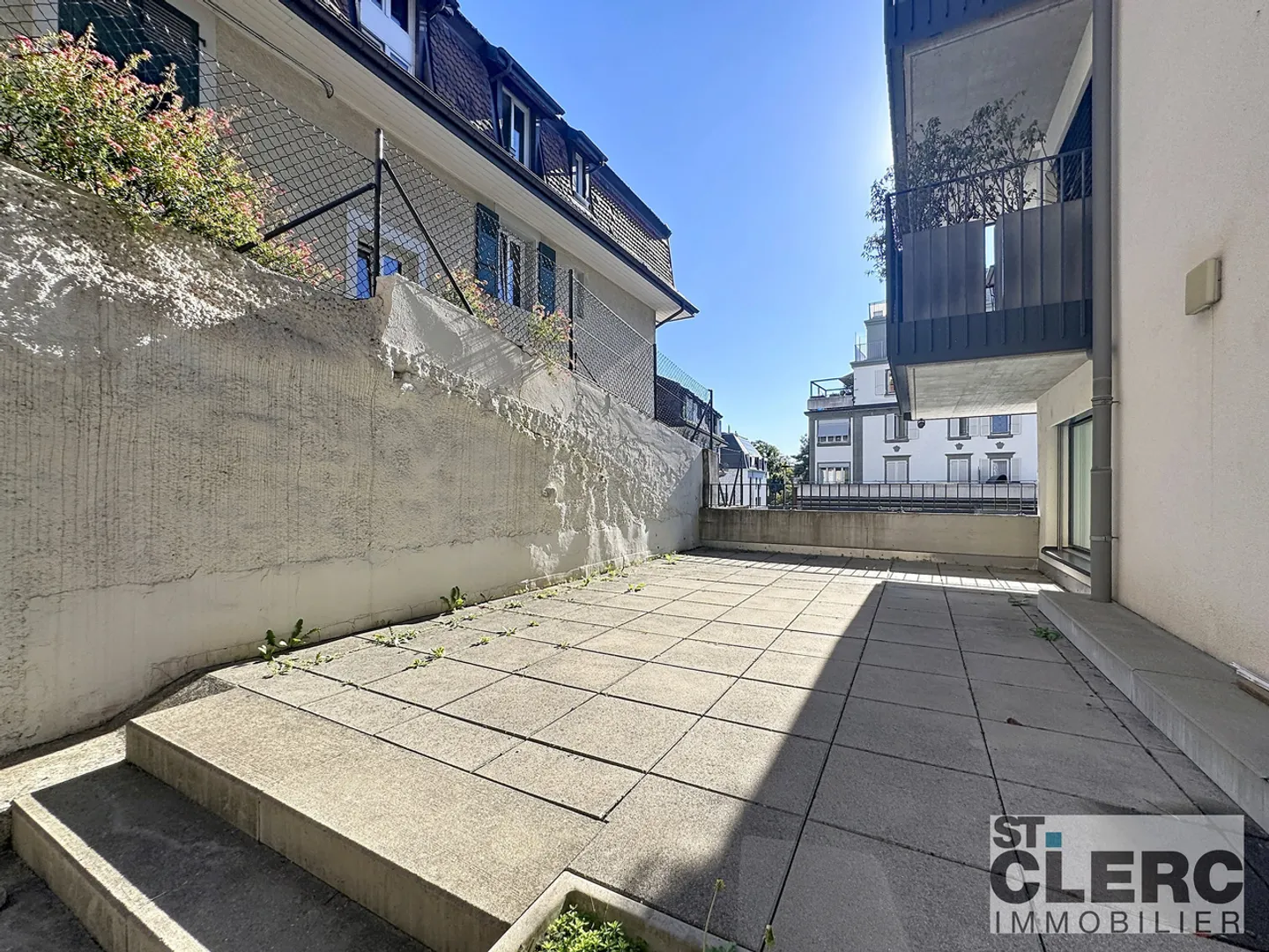 Appartement spacieux avec terrasse - Photo 2 sur 11