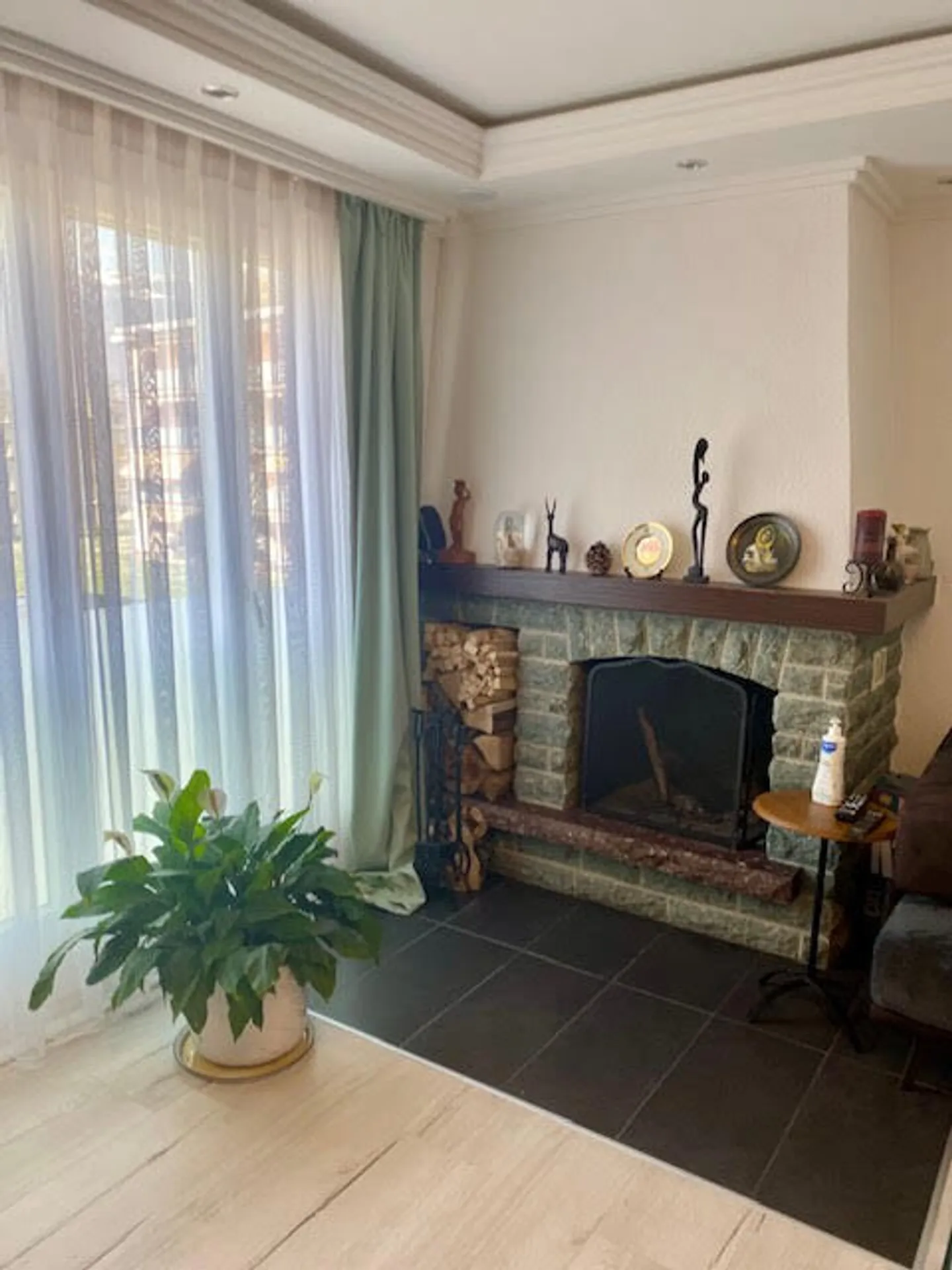 Beautiful apartment with 4.5 rooms in Bex - Photo 1 of 7