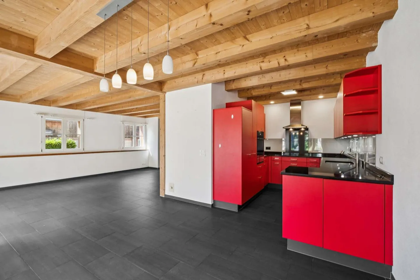 Grosszügiges Einfamilienhaus in Bäretswil - Foto 2 von 13