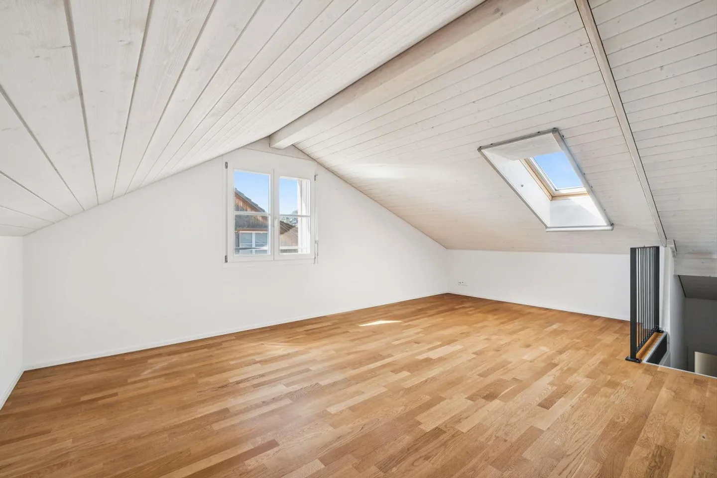 Grosszügiges Einfamilienhaus in Bäretswil - Foto 9 von 13