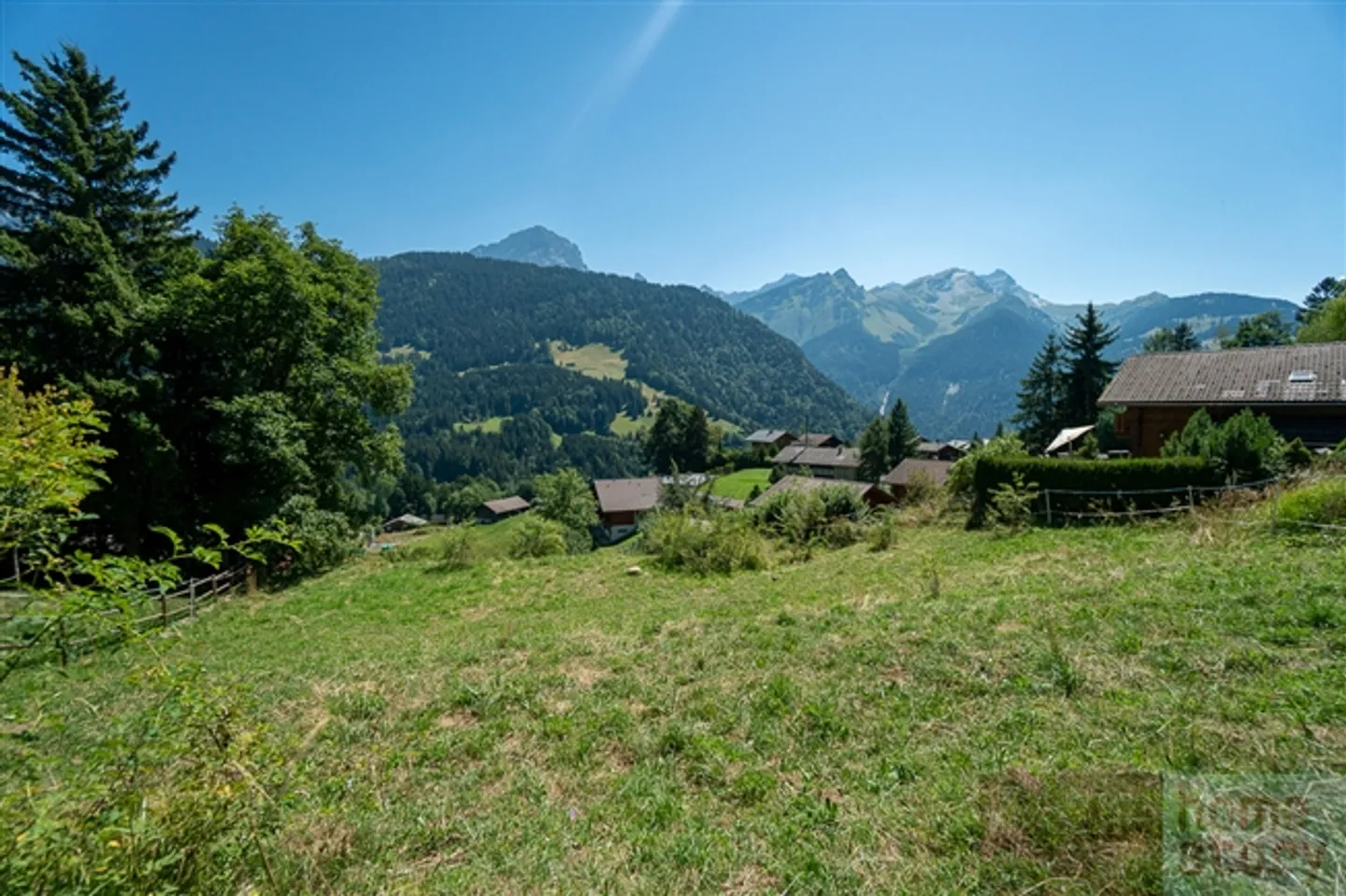 Sonniges Baugrundstück für Chalet - Foto 1 von 8