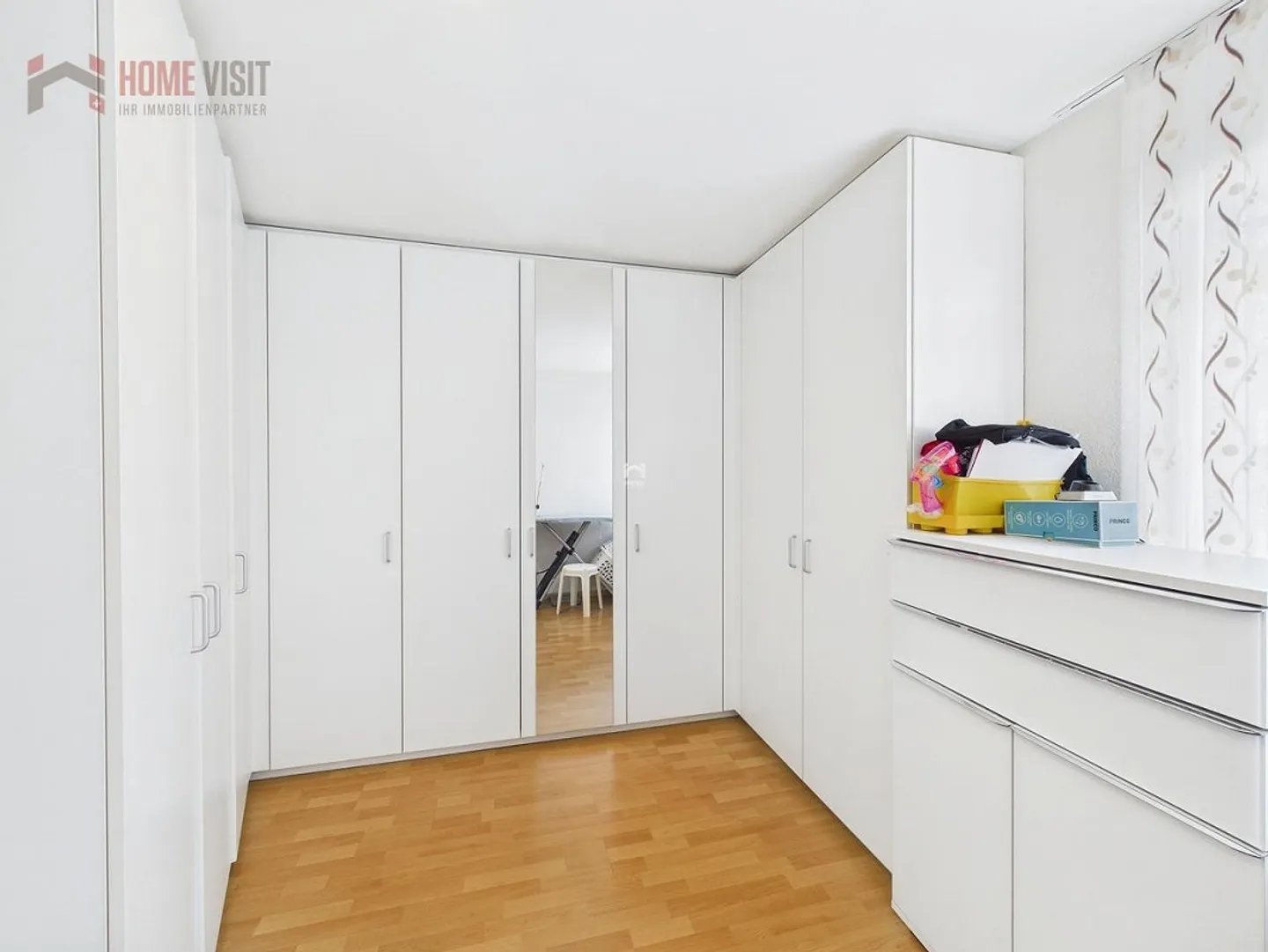 Spacious 5.5-Room Semi-Detached House - Living with Plenty of Space and Charm - Photo 10 of 19