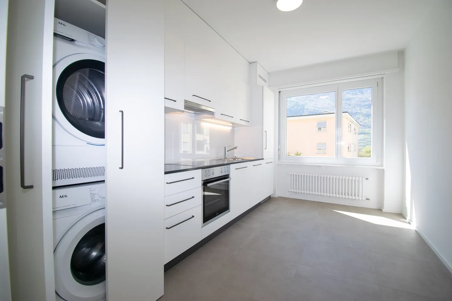 Appartement Moderne avec Vue Époustouflante - Photo 1 sur 12