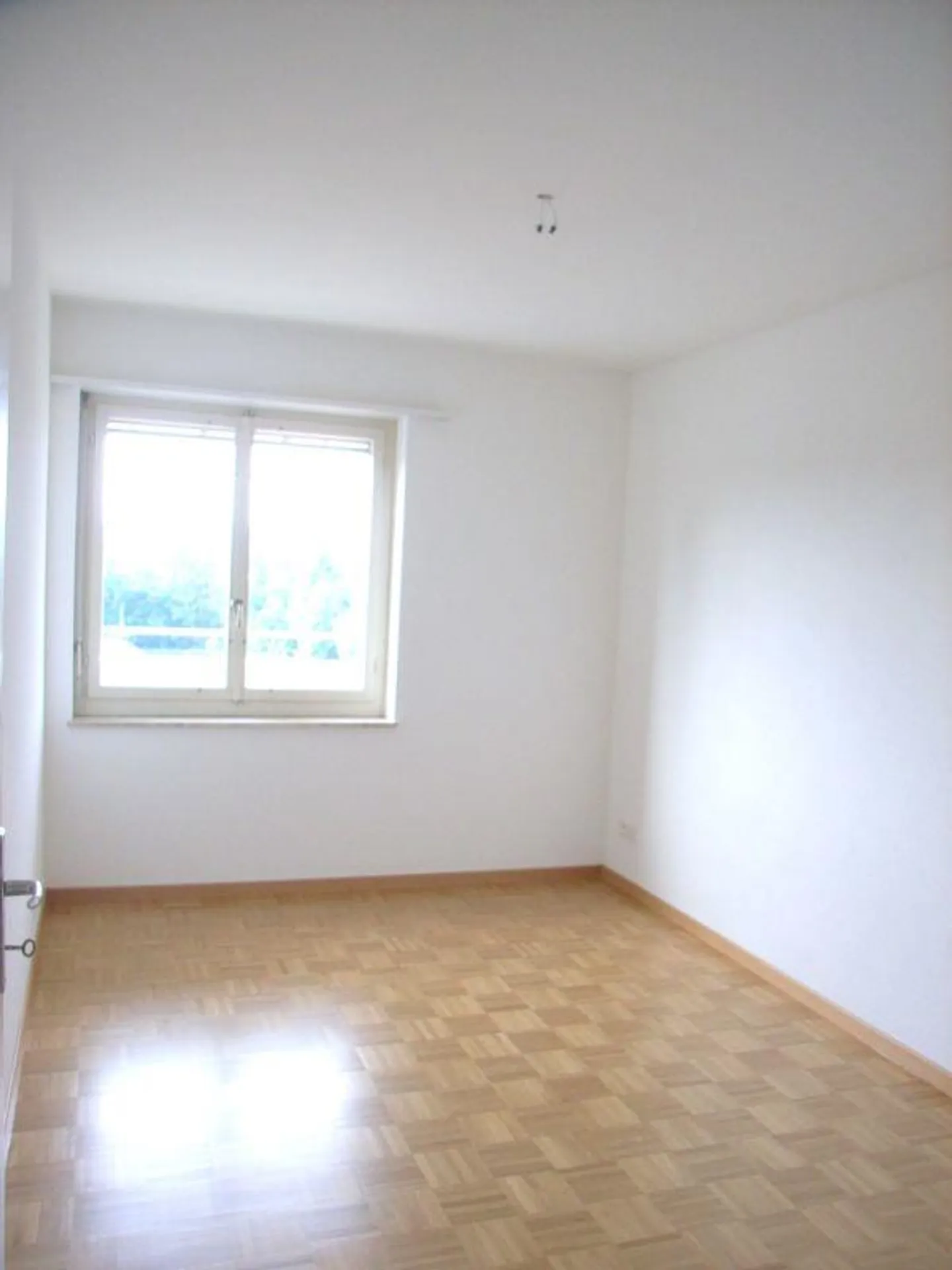 Beautiful, bright 4-room apartment - Photo 4 of 16