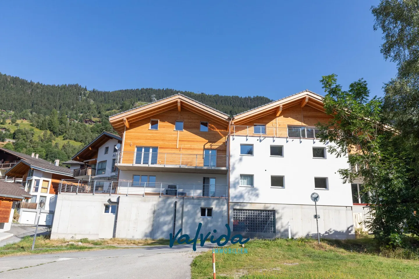 Emplacement privilégié dans la station de ski : appartement de 3,5 pièces avec confort ski-in - Photo 3 sur 10