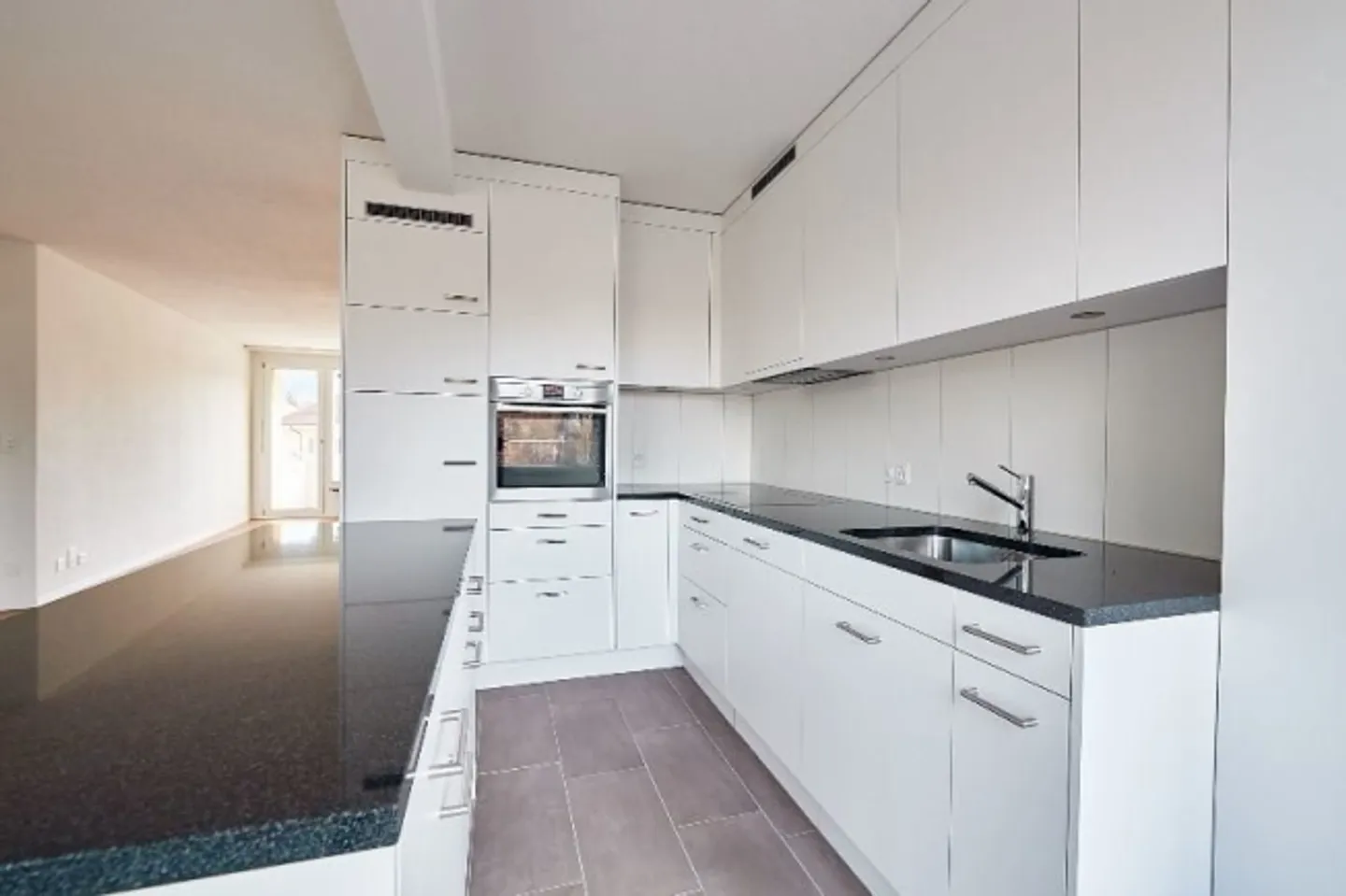 Appartement moderne au Neuhausplatz ! - Photo 2 sur 7