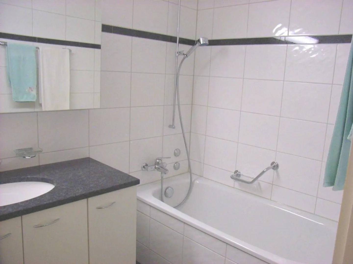 Beautiful, bright 4-room apartment - Photo 12 of 16