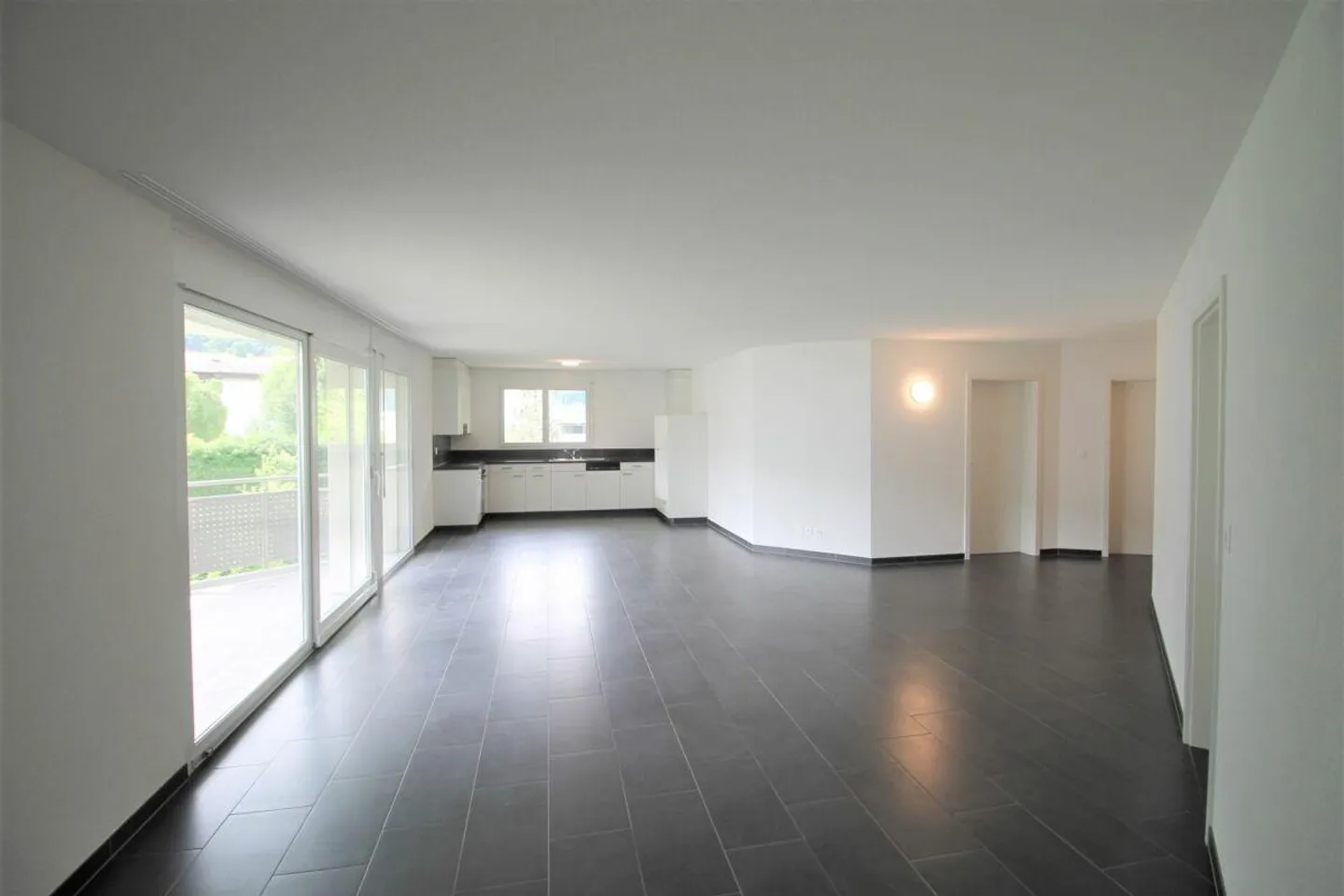 Geräumige Wohnung mit Bergsicht - Foto 1 von 10