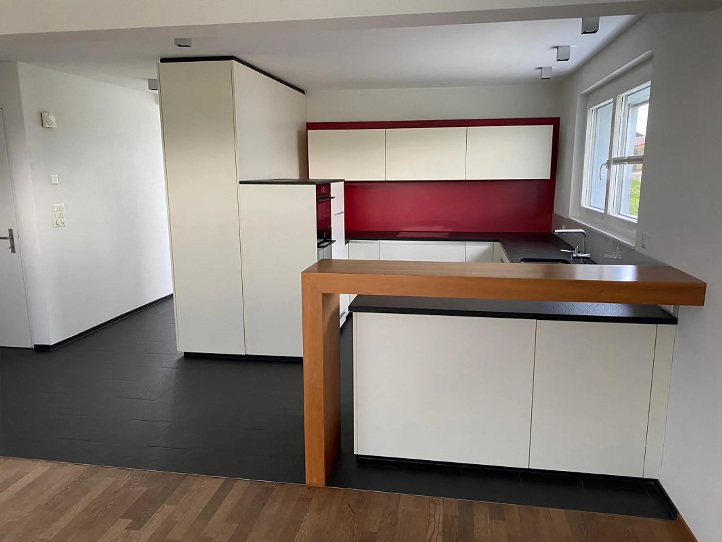 Casa unifamiliare indipendente di 7,5 locali con giardino e piscina - Foto 5 di 12