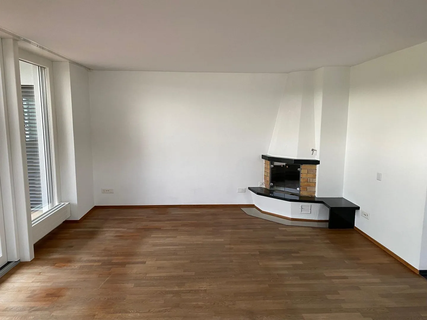 Casa unifamiliare indipendente di 7,5 locali con giardino e piscina - Foto 3 di 12