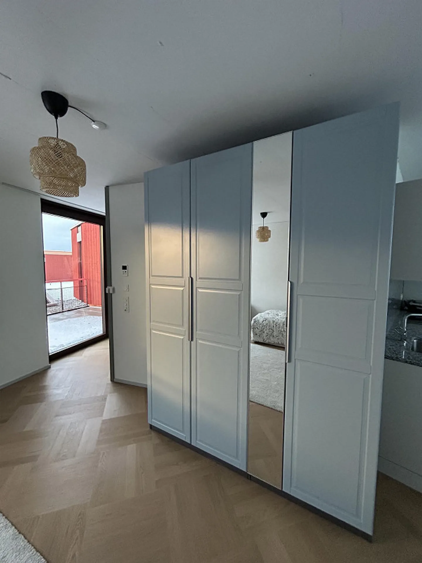 Helle 1.5-Zimmer-Attika-Wohnung mit grosser Terrasse in Dietikon - Foto 2 von 14