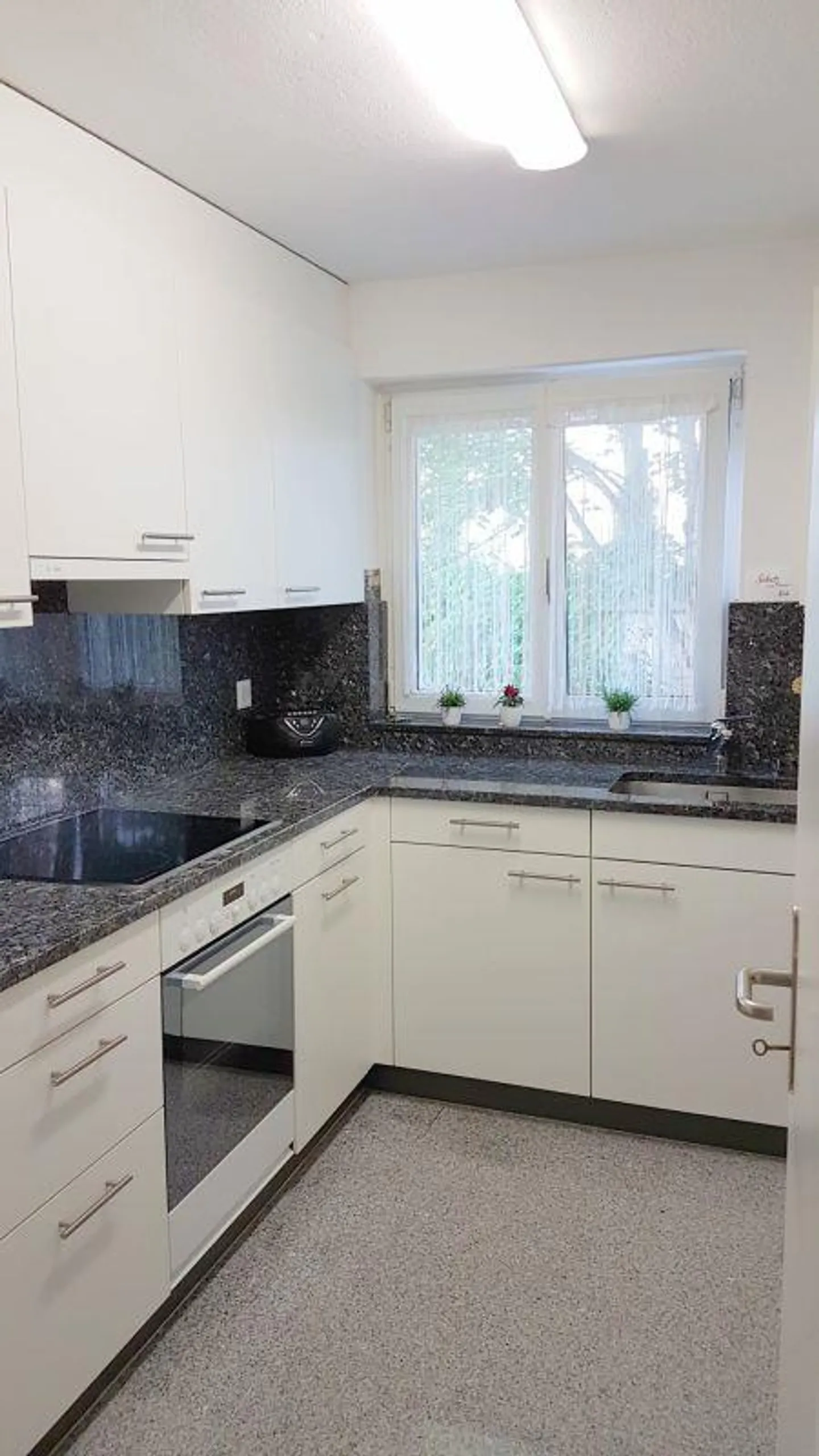 helle 4 Zimmerwohnung mit grossem Balkon - Foto 1 von 12