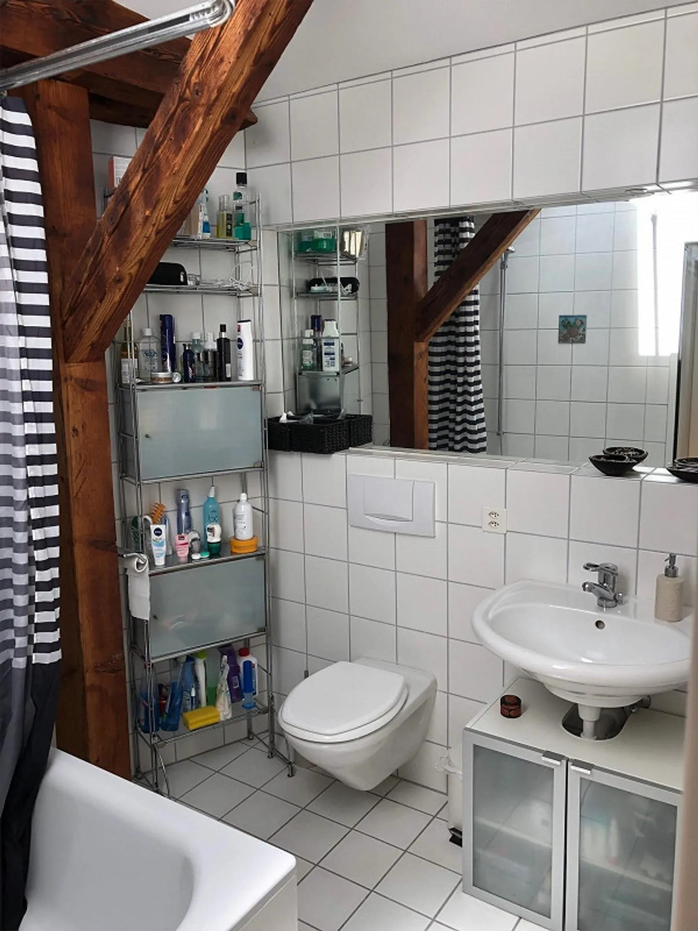 Bellissimo e luminoso appartamento mansardato di 3,5 locali nel quartiere Gotthelf - Foto 4 di 7