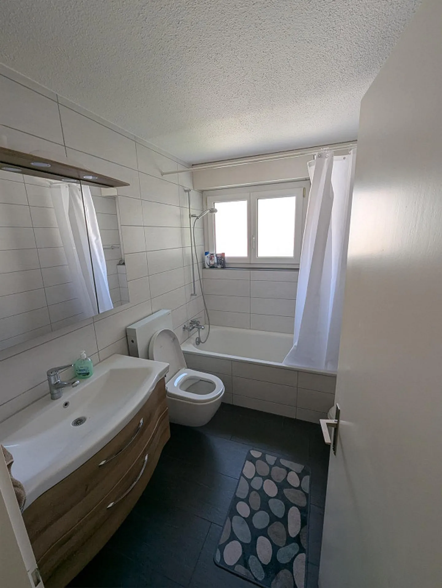 WG Room - Photo 4 of 12