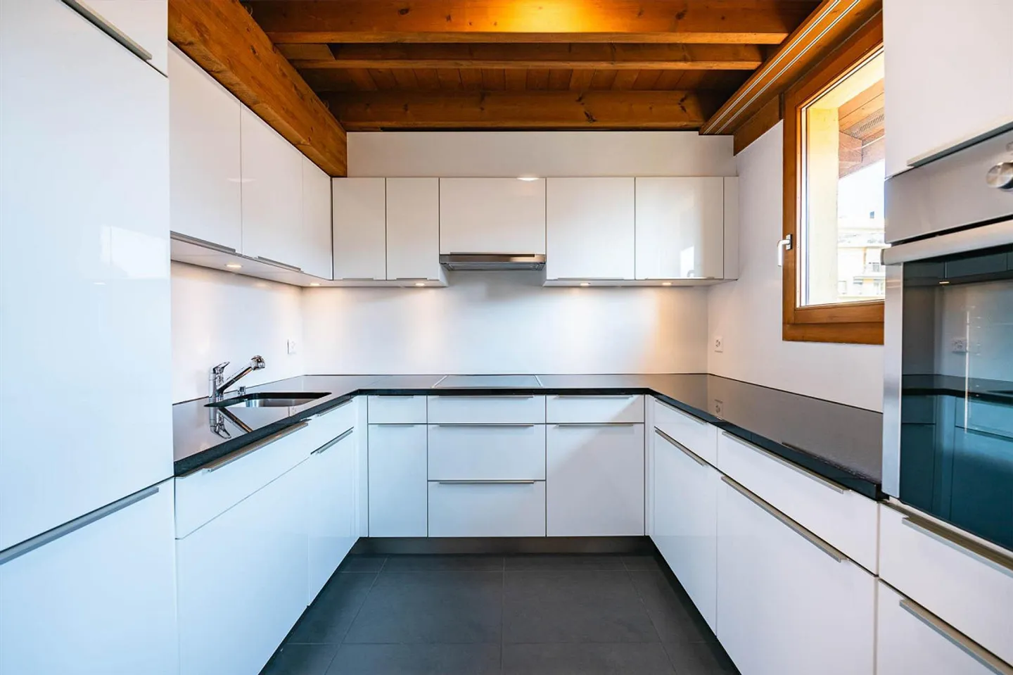 Spacious 5.5-room apartment in the popular Herblinger district - Photo 2 of 13