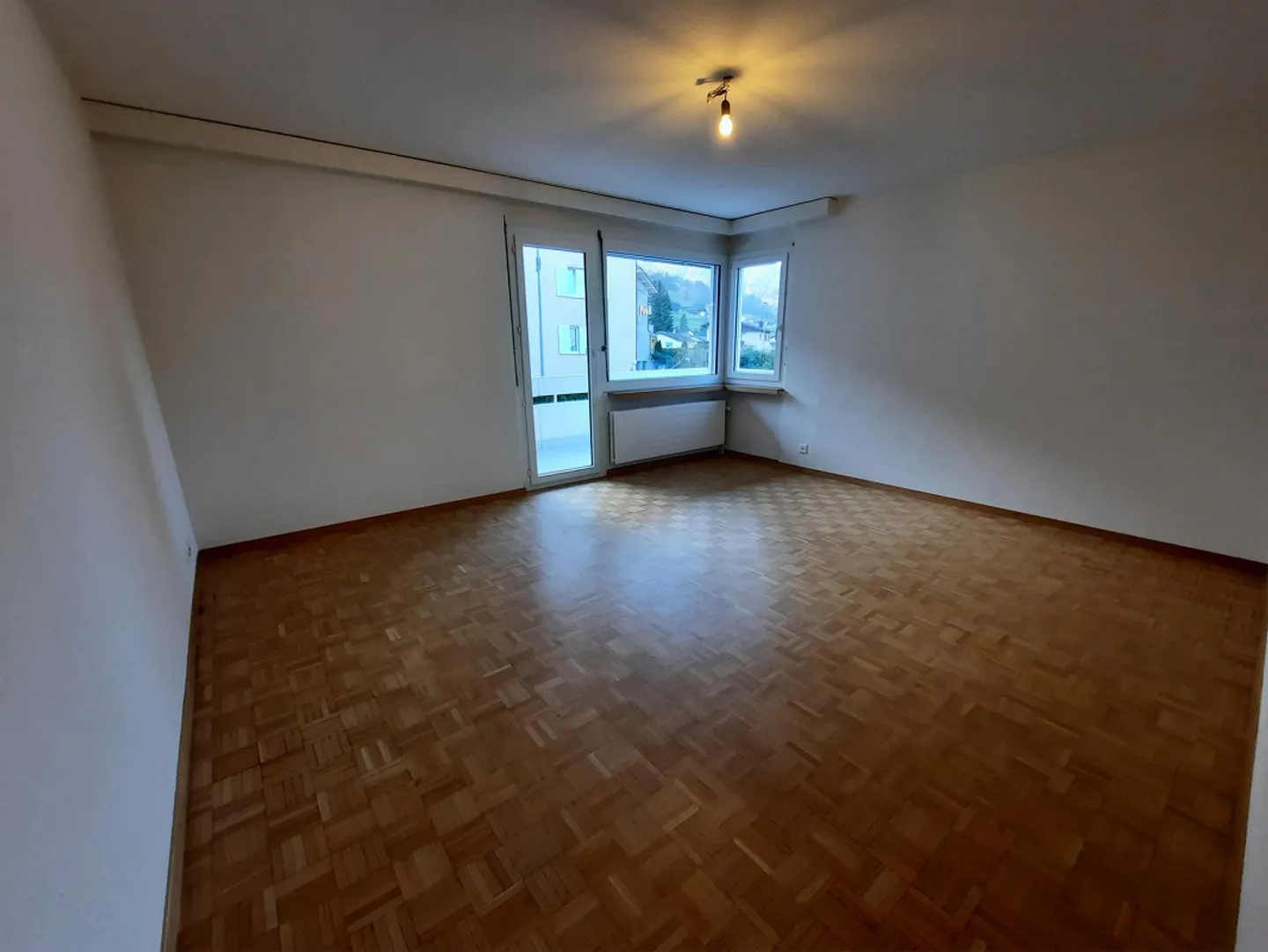 Appartement 2.5 pièces confortable - Photo 6 sur 7