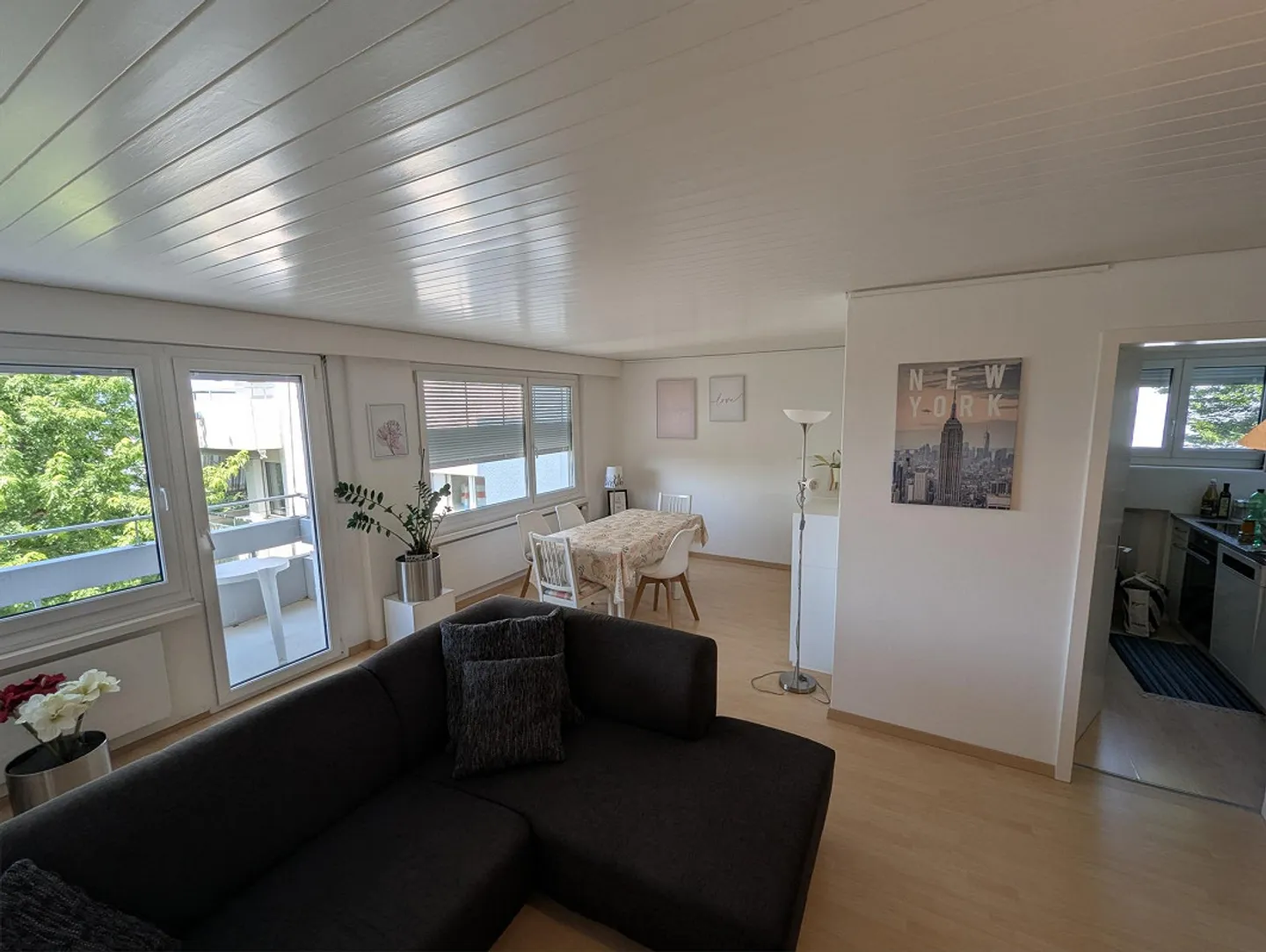 WG Room - Photo 9 of 12