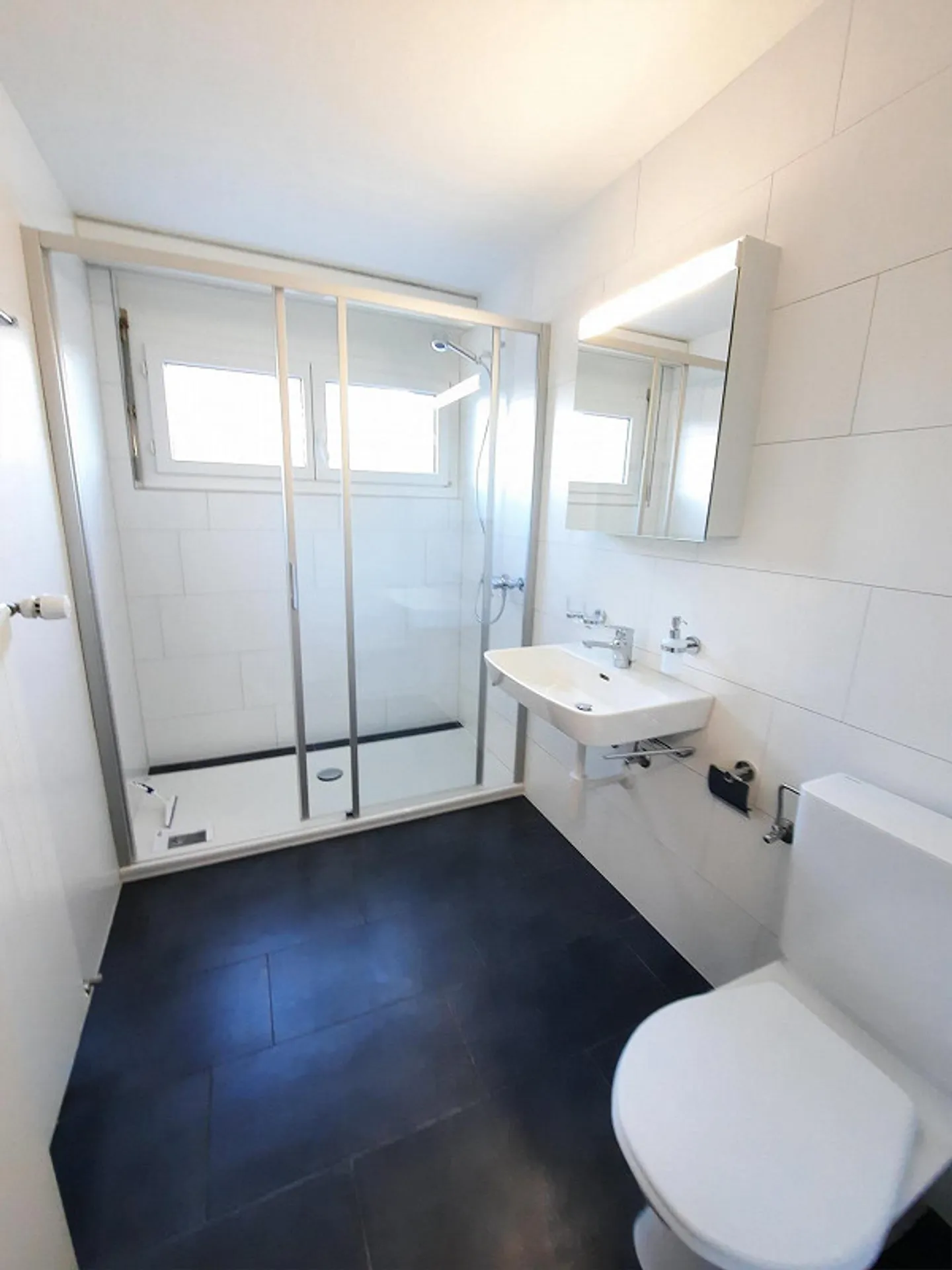 Appartement 2.5 pièces confortable - Photo 7 sur 7