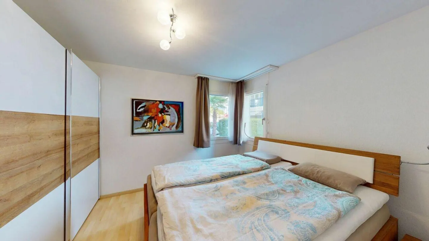 Bright Garden Apartment for Comfort - Photo 9 of 12
