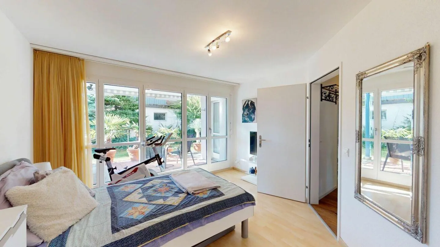 Bright Garden Apartment for Comfort - Photo 11 of 12