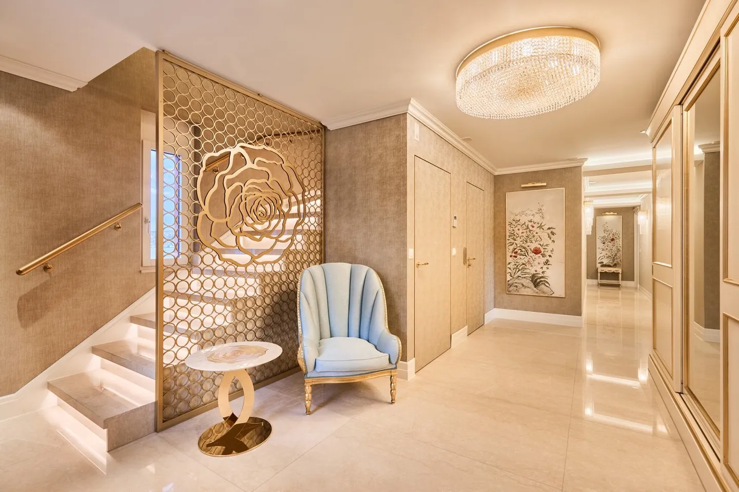 Appartamento attico elegante con vista panoramica non ostacolata sul lago di Zurigo - Foto 2 di 3