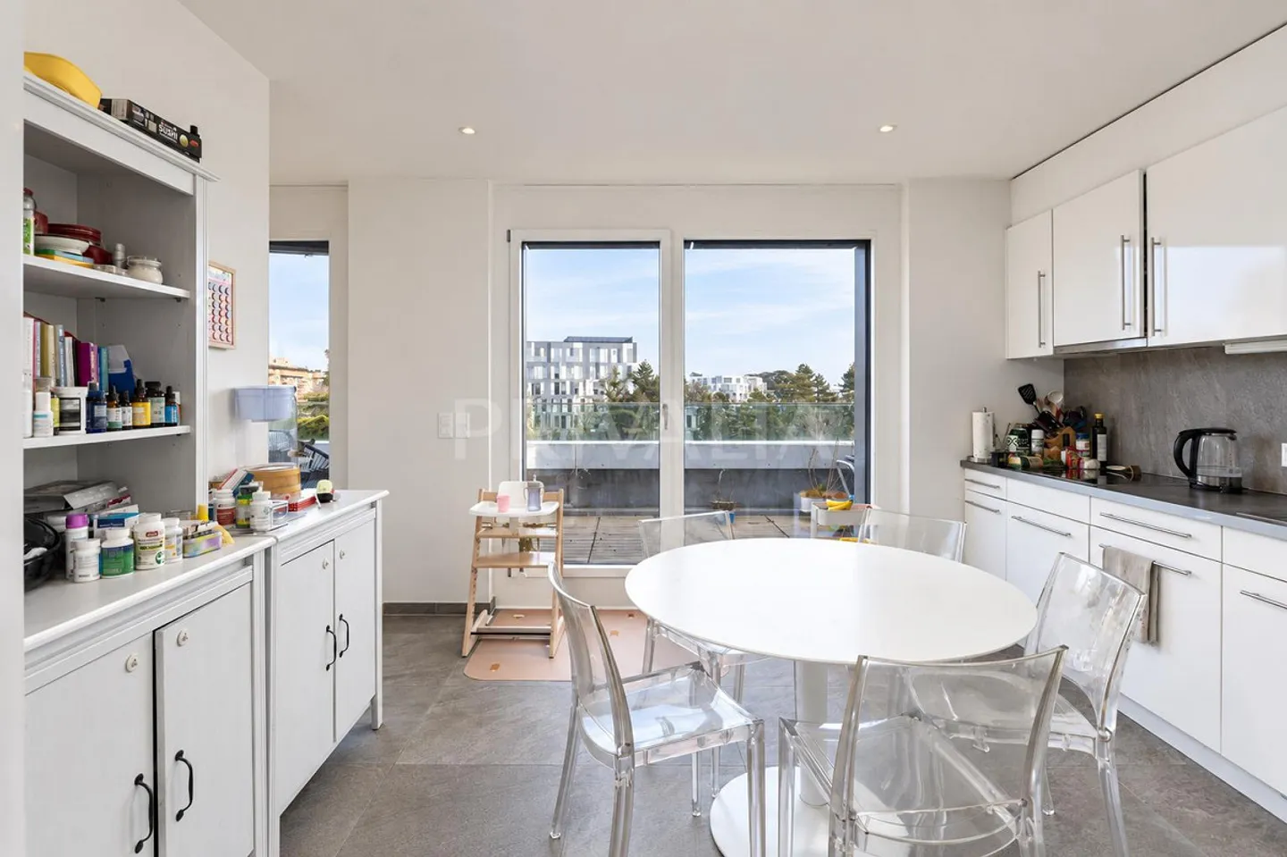Magnificent contemporary penthouse with terrace - Photo 3 of 8