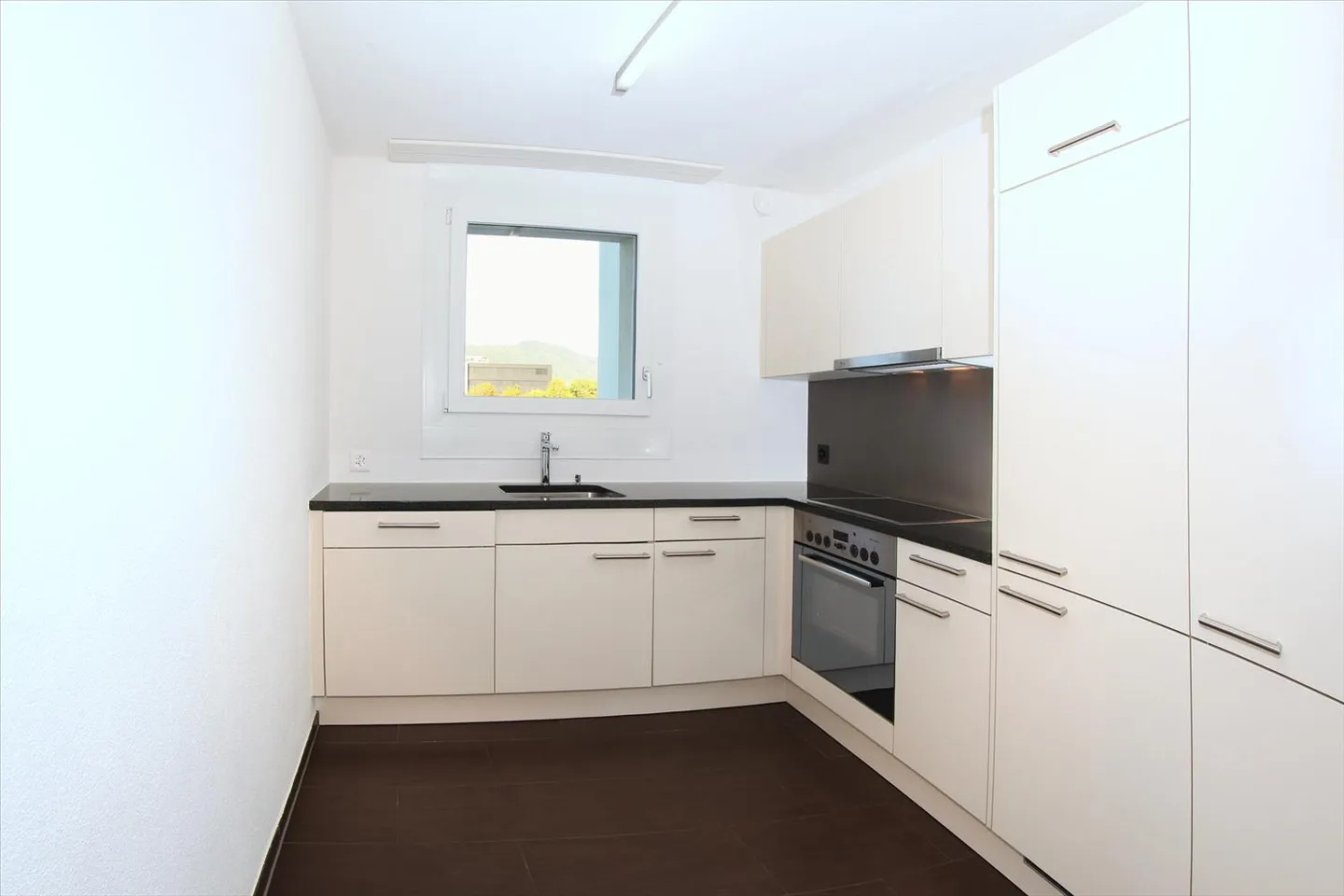 Apartment for rent - Photo 3 of 11