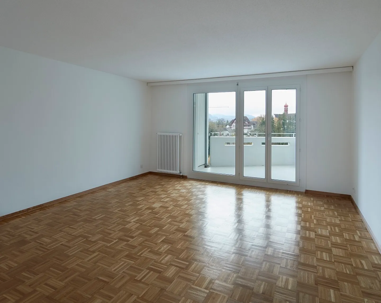 Apartment for rent - Photo 2 of 11