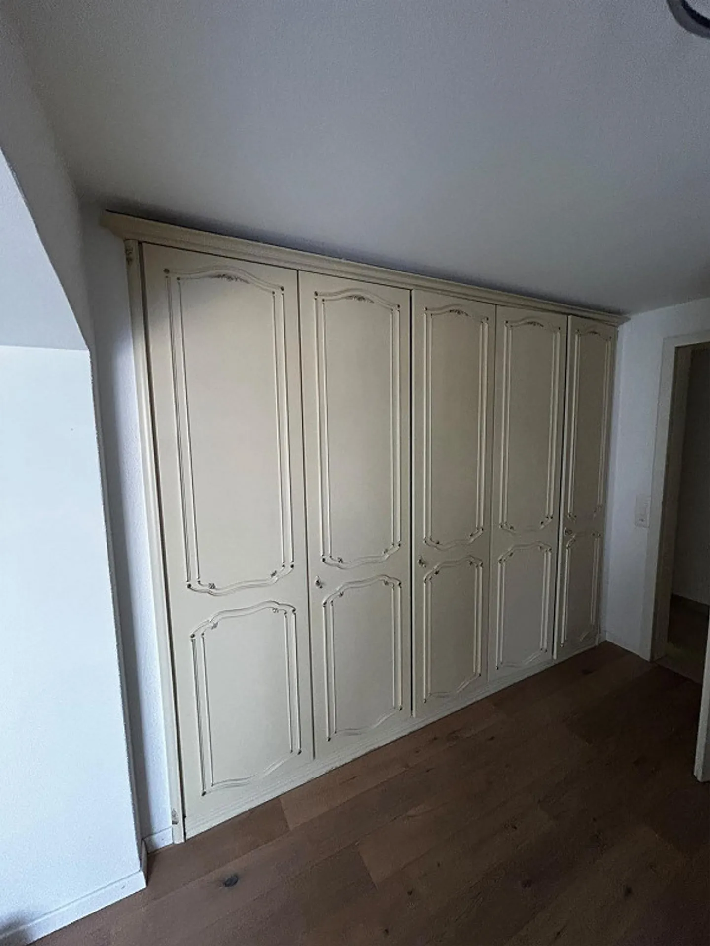 Spacious 4.5 Room Attic with Rooftop Terrace - Photo 13 of 25