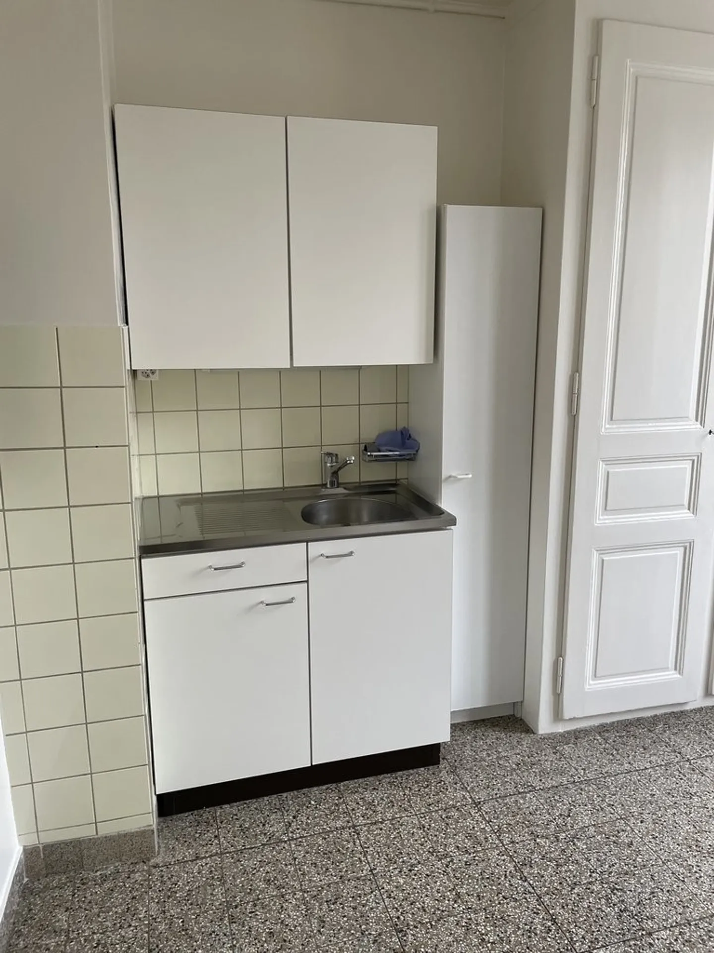 Charming City Center Apartment - Photo 4 of 5