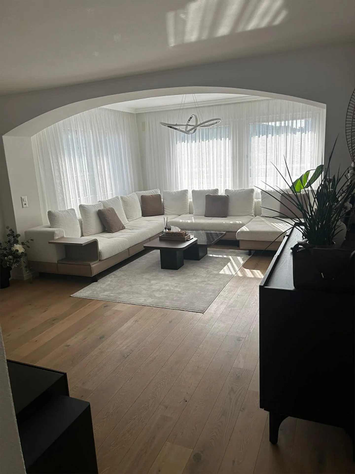 Spacious 4.5 Room Attic with Rooftop Terrace - Photo 4 of 25