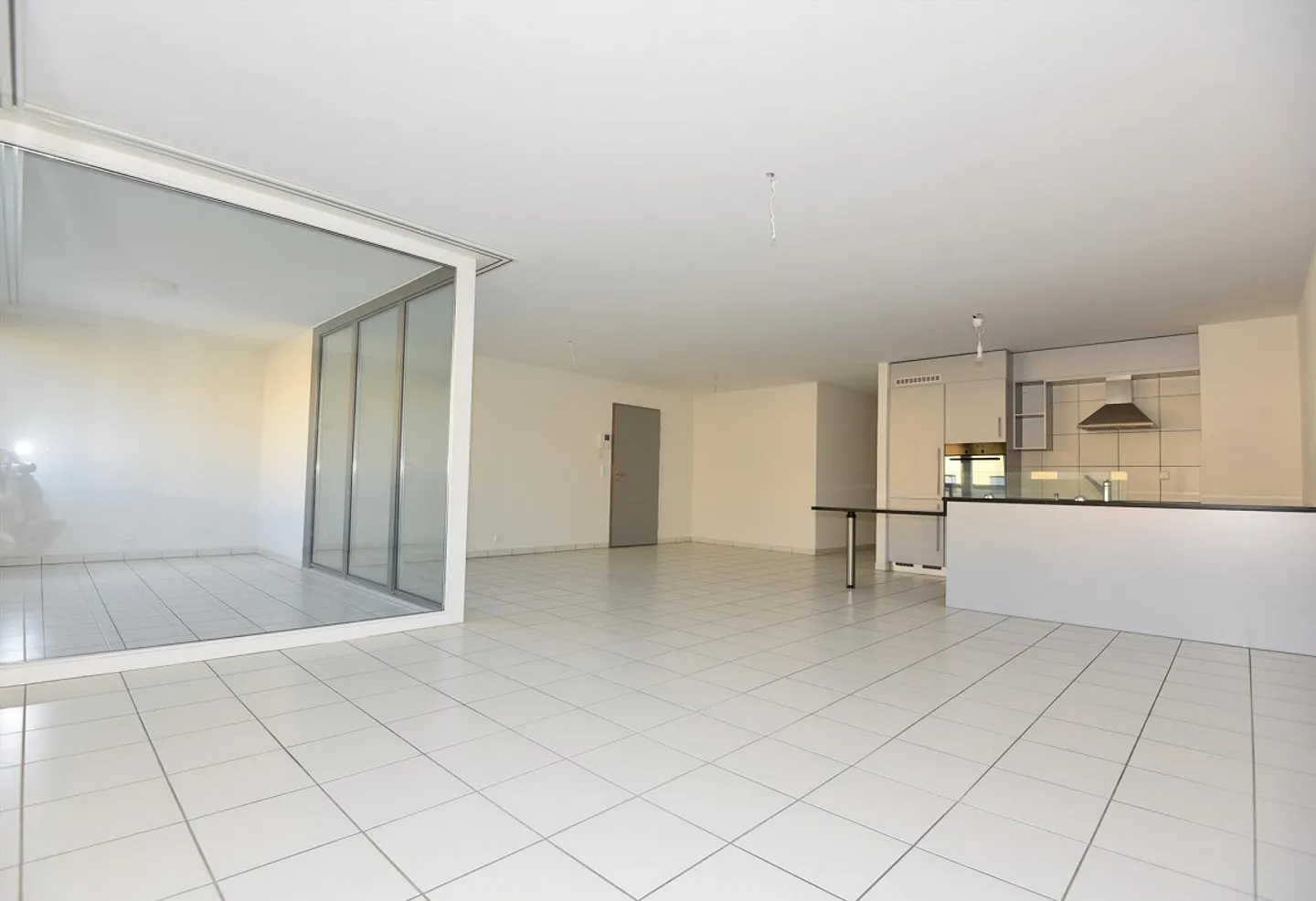 Beautiful apartment in a green setting - Photo 1 of 9