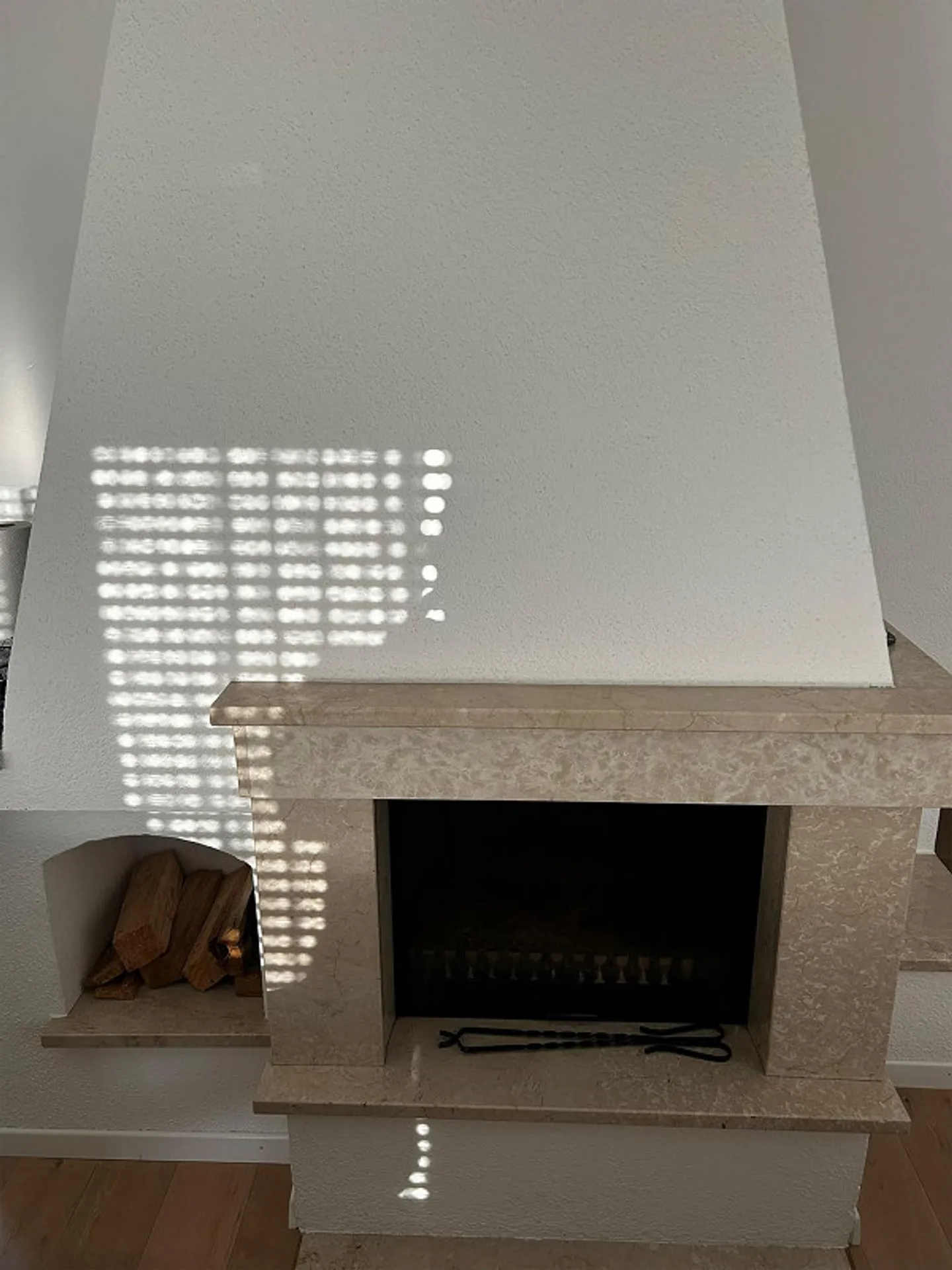 Spacious 4.5 Room Attic with Rooftop Terrace - Photo 11 of 25