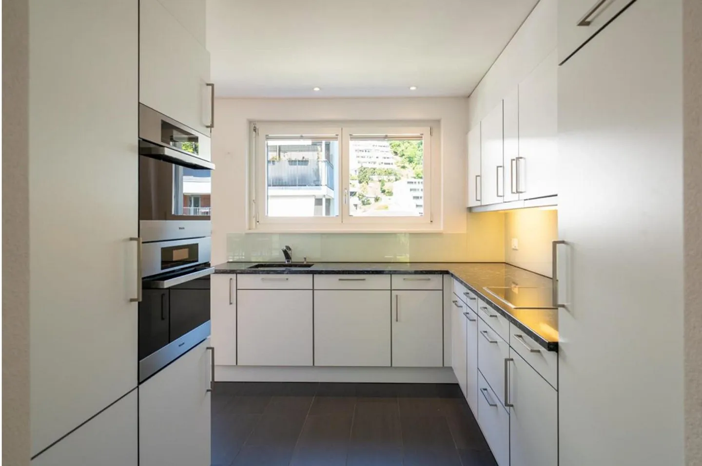 Geräumige Wohnung in Langmatt - Foto 4 von 14