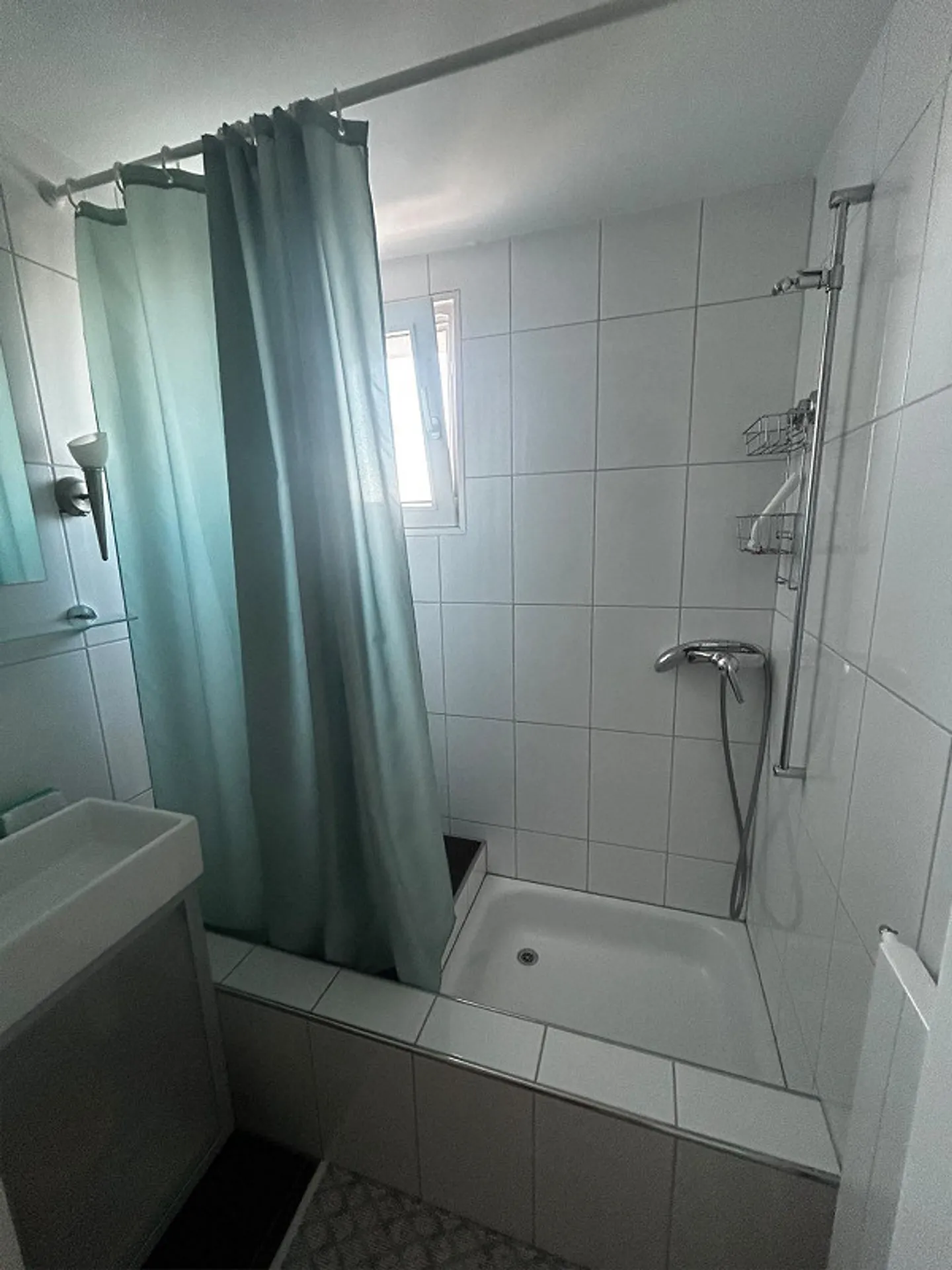 Spacious 4.5 Room Attic with Rooftop Terrace - Photo 20 of 25