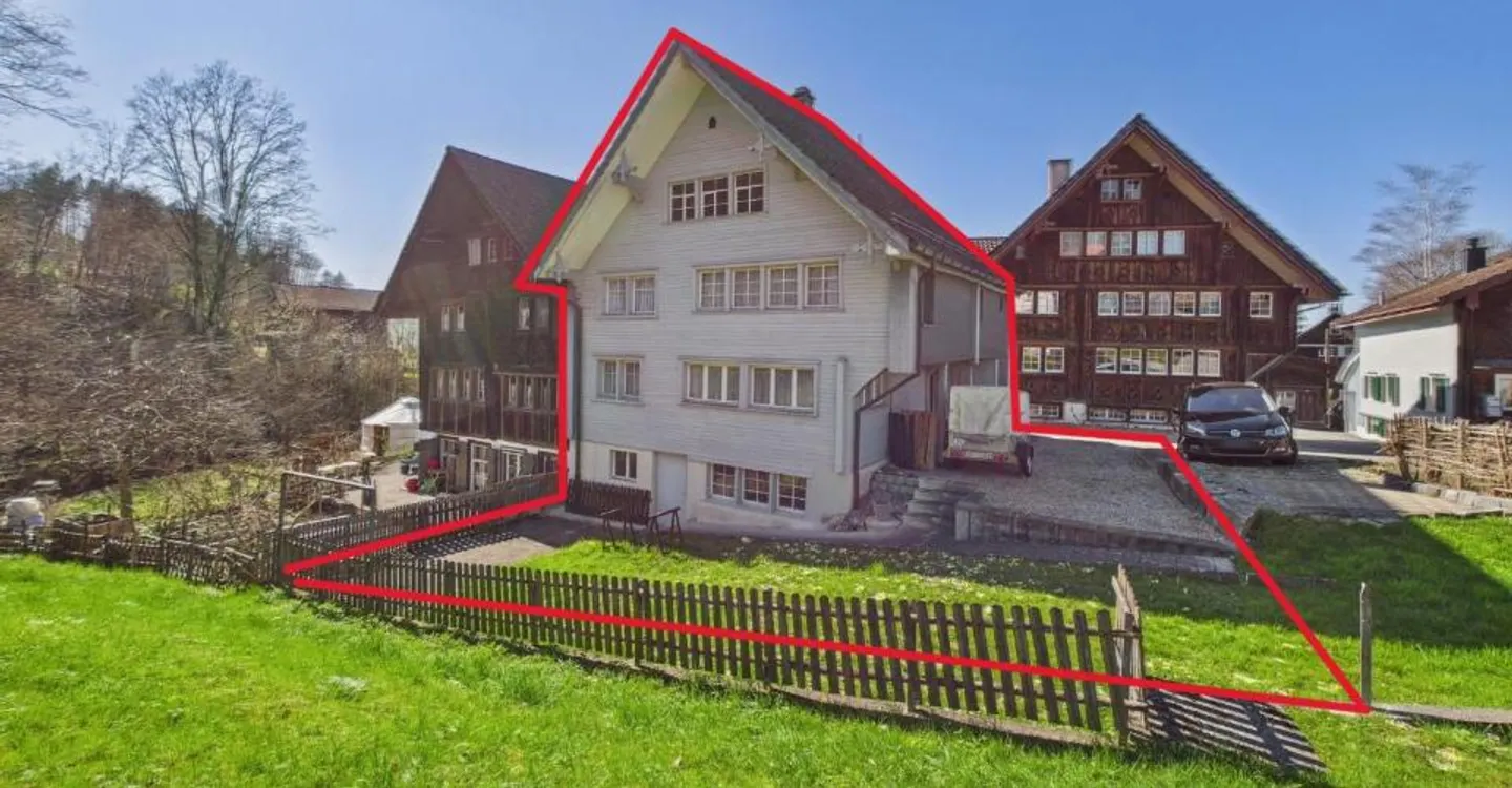Historischer Charme trifft modernste Energetik: Totalsaniert mit eigenem Garten und zwei Aussenstellplätzen - Foto 1 di 10