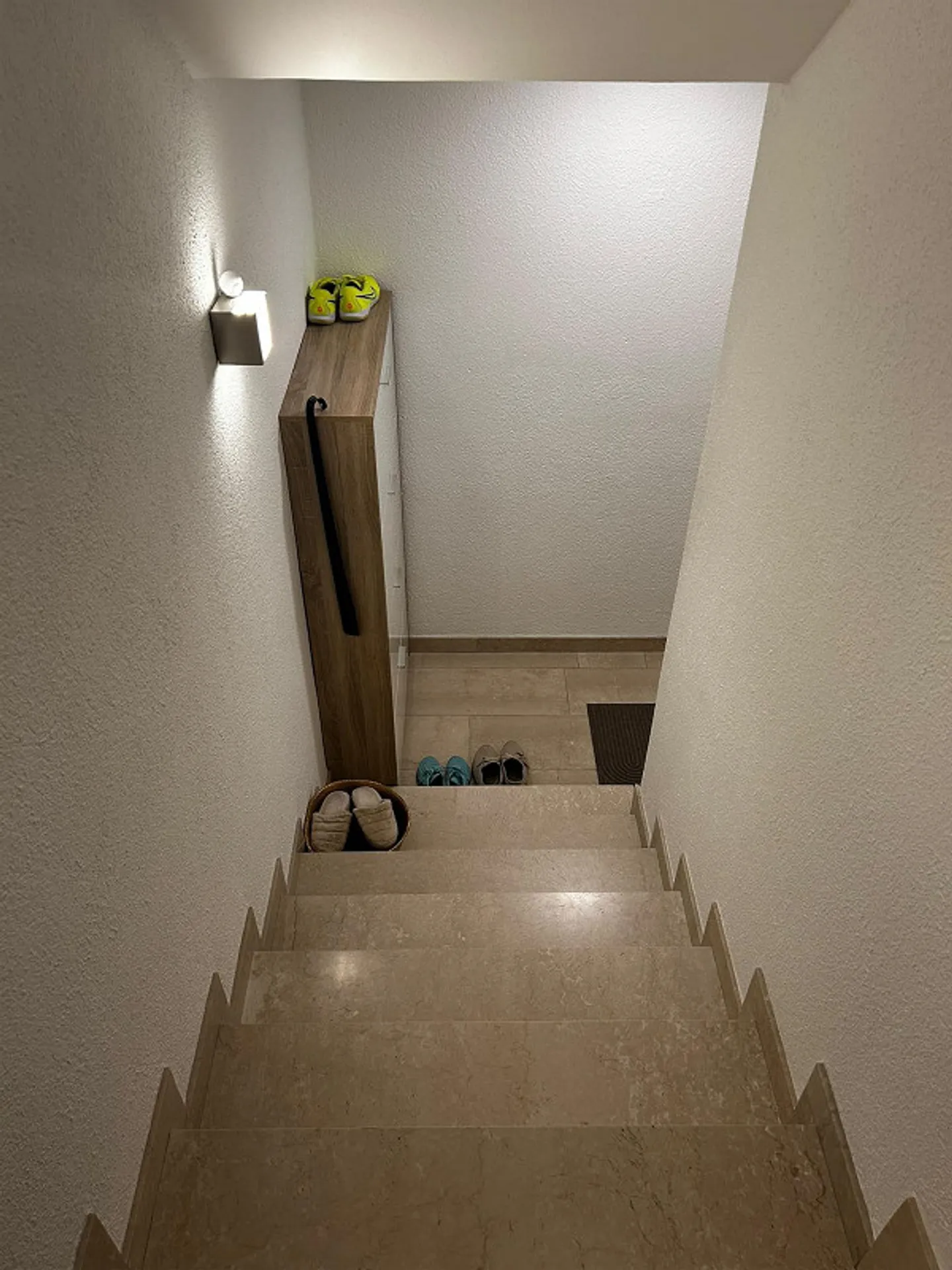 Spacious 4.5 Room Attic with Rooftop Terrace - Photo 18 of 25