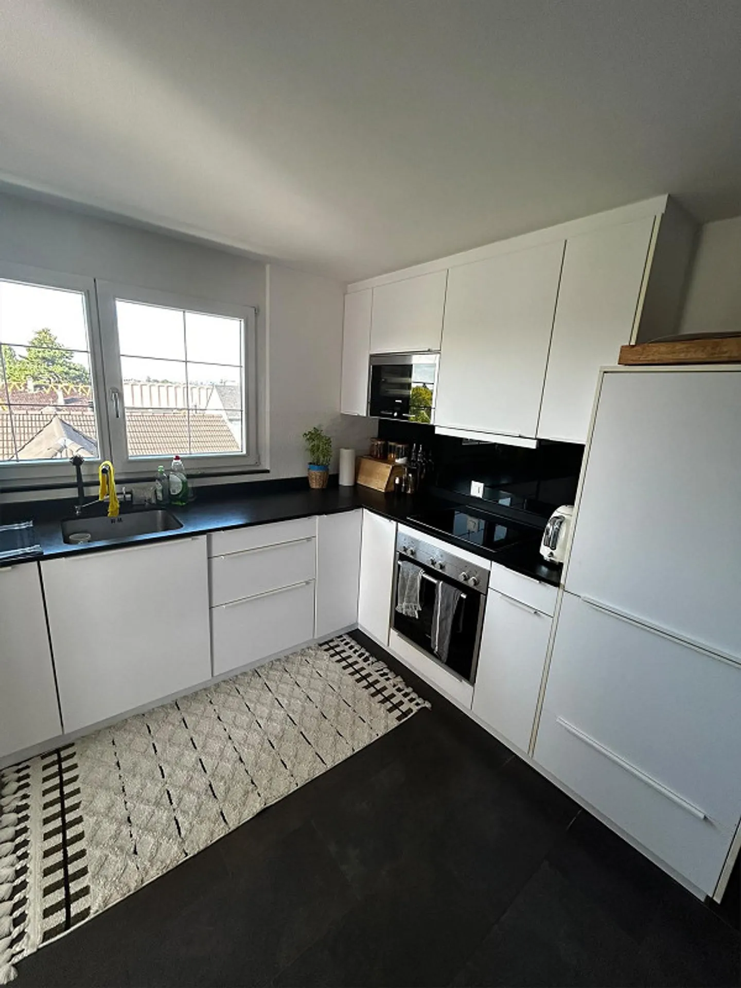 Spacious 4.5 Room Attic with Rooftop Terrace - Photo 24 of 25