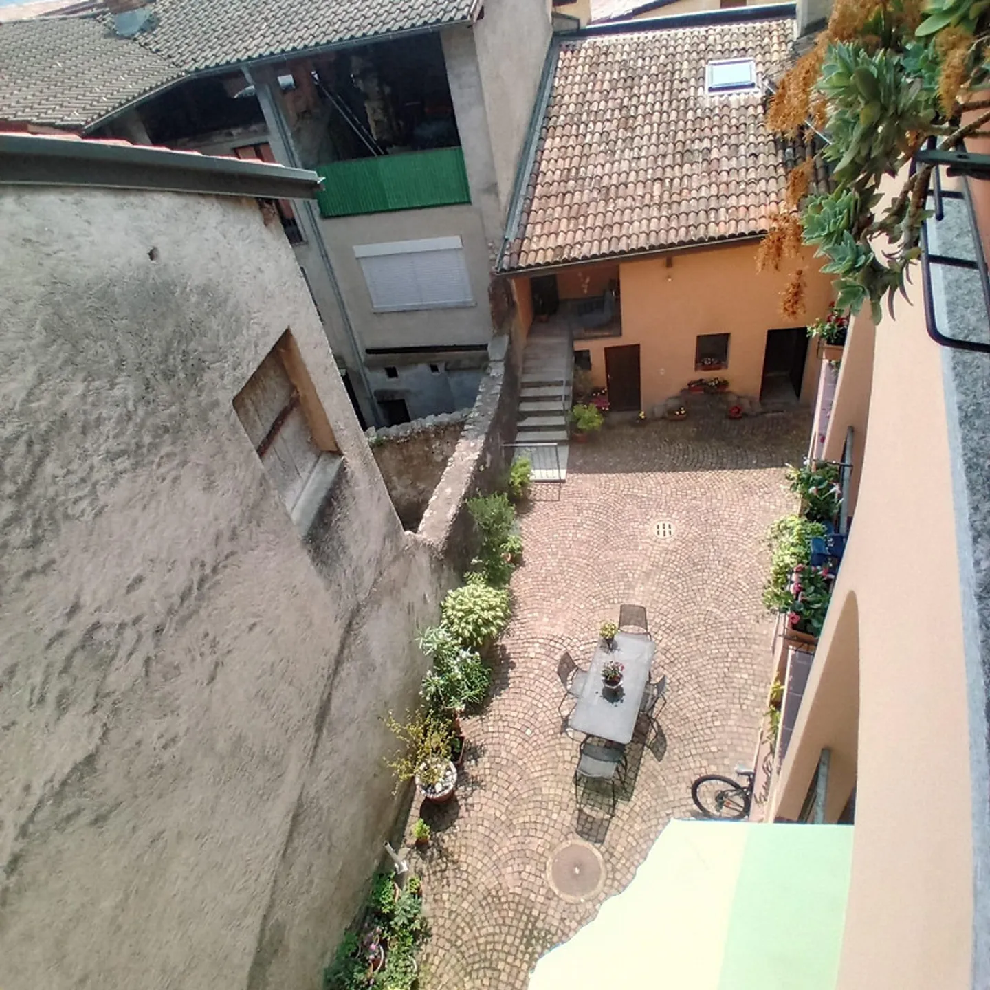 AFFASCINANTE E ACCOGLIENTE 3.5 LOCALI NEL CUORE DI CASLANO - Foto 3 di 17