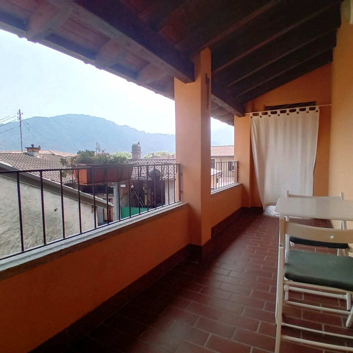 AFFASCINANTE E ACCOGLIENTE 3.5 LOCALI NEL CUORE DI CASLANO - Foto 5 di 17