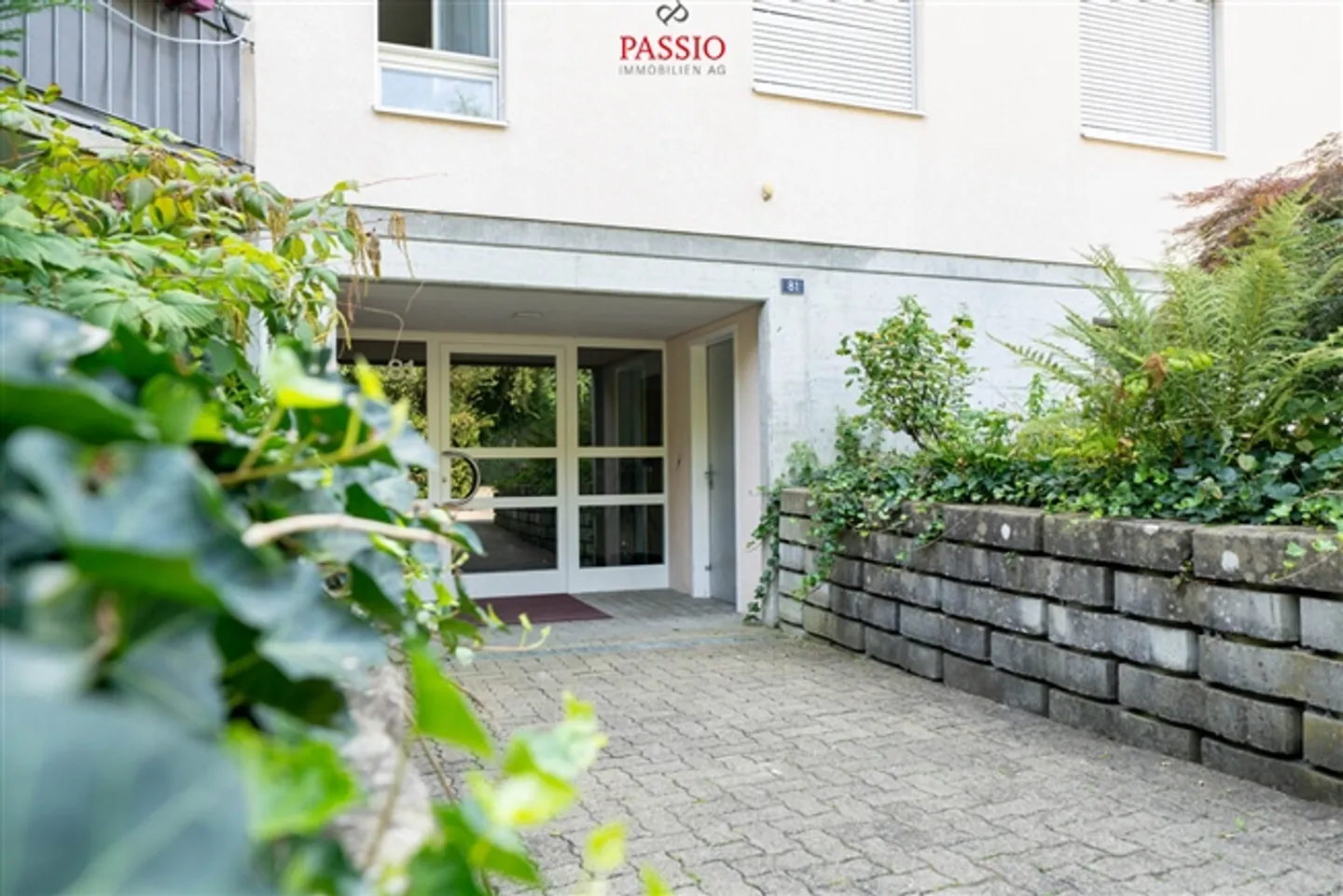 Family-friendly 4.5-room apartment with fireplace and winter garden - Photo 15 of 19