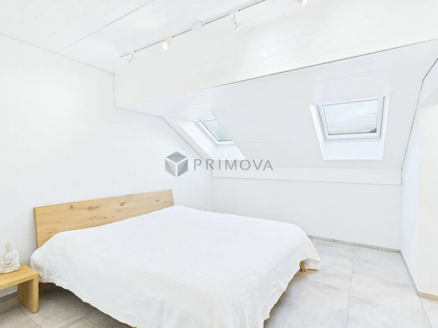 Votre nouveau refuge, la 2.5 pièces récemment rénovée avec cheminée crépitante à Auw - Photo 5 sur 8