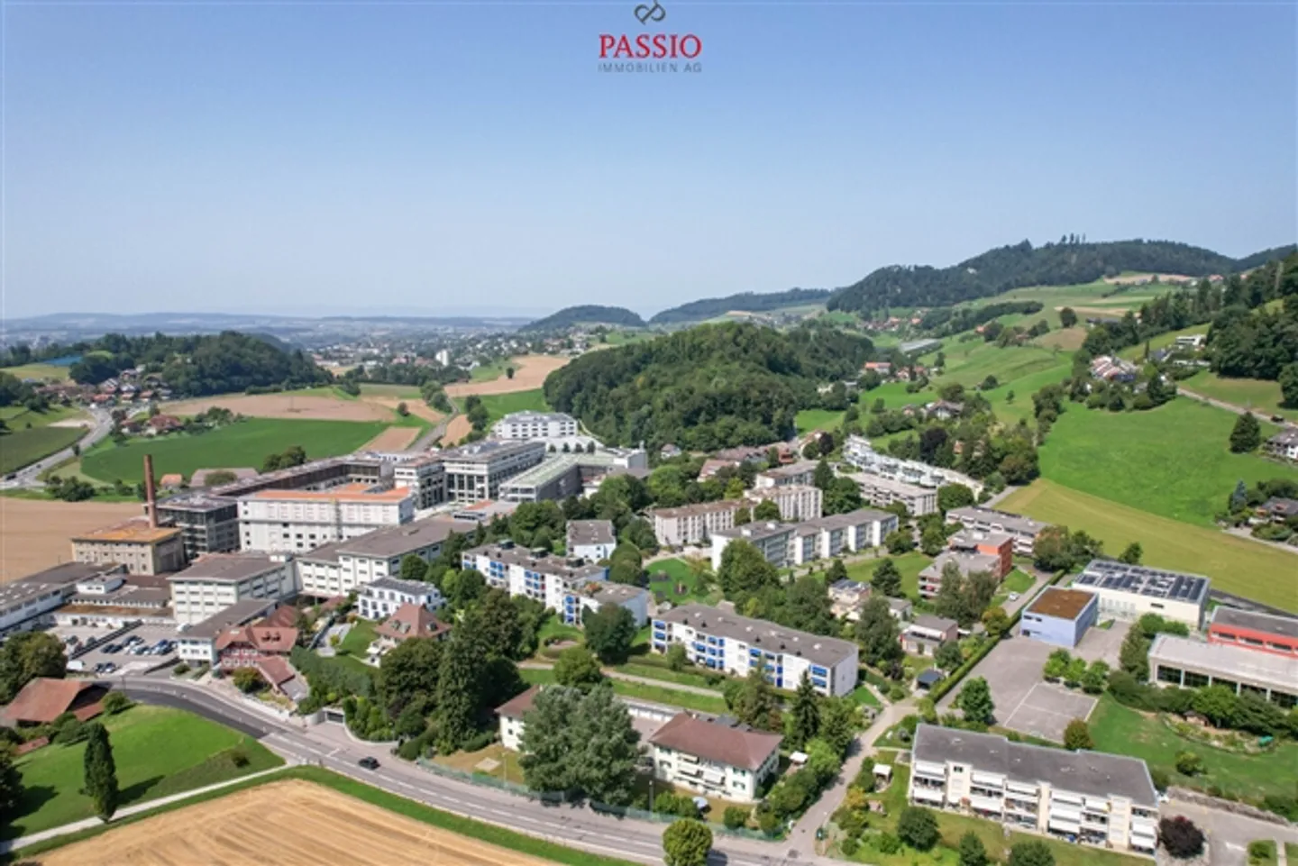 Family-friendly 4.5-room apartment with fireplace and winter garden - Photo 19 of 19