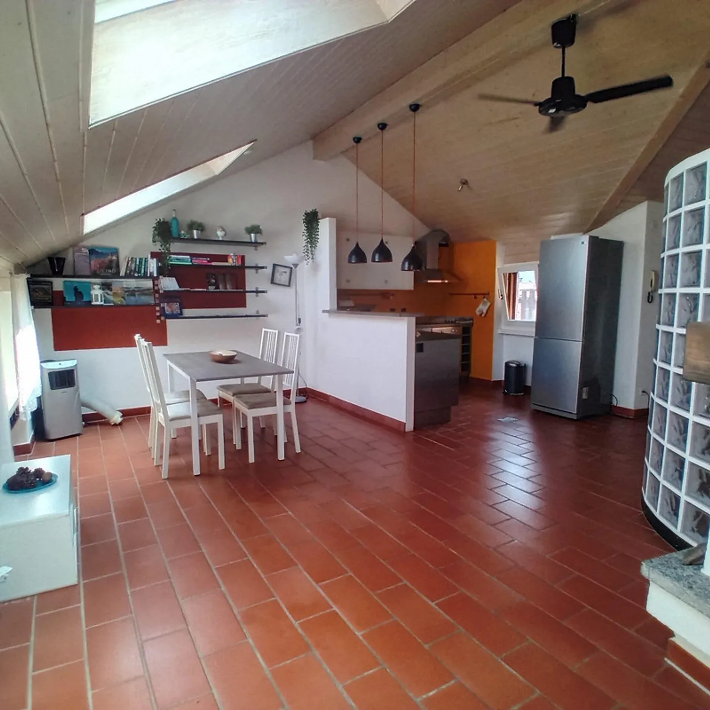 AFFASCINANTE E ACCOGLIENTE 3.5 LOCALI NEL CUORE DI CASLANO - Foto 8 di 17