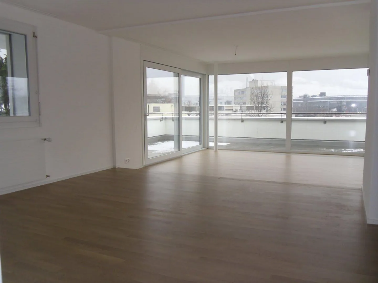 Modern 3.5-room penthouse apartment in a central location in Chur - Photo 1 of 5