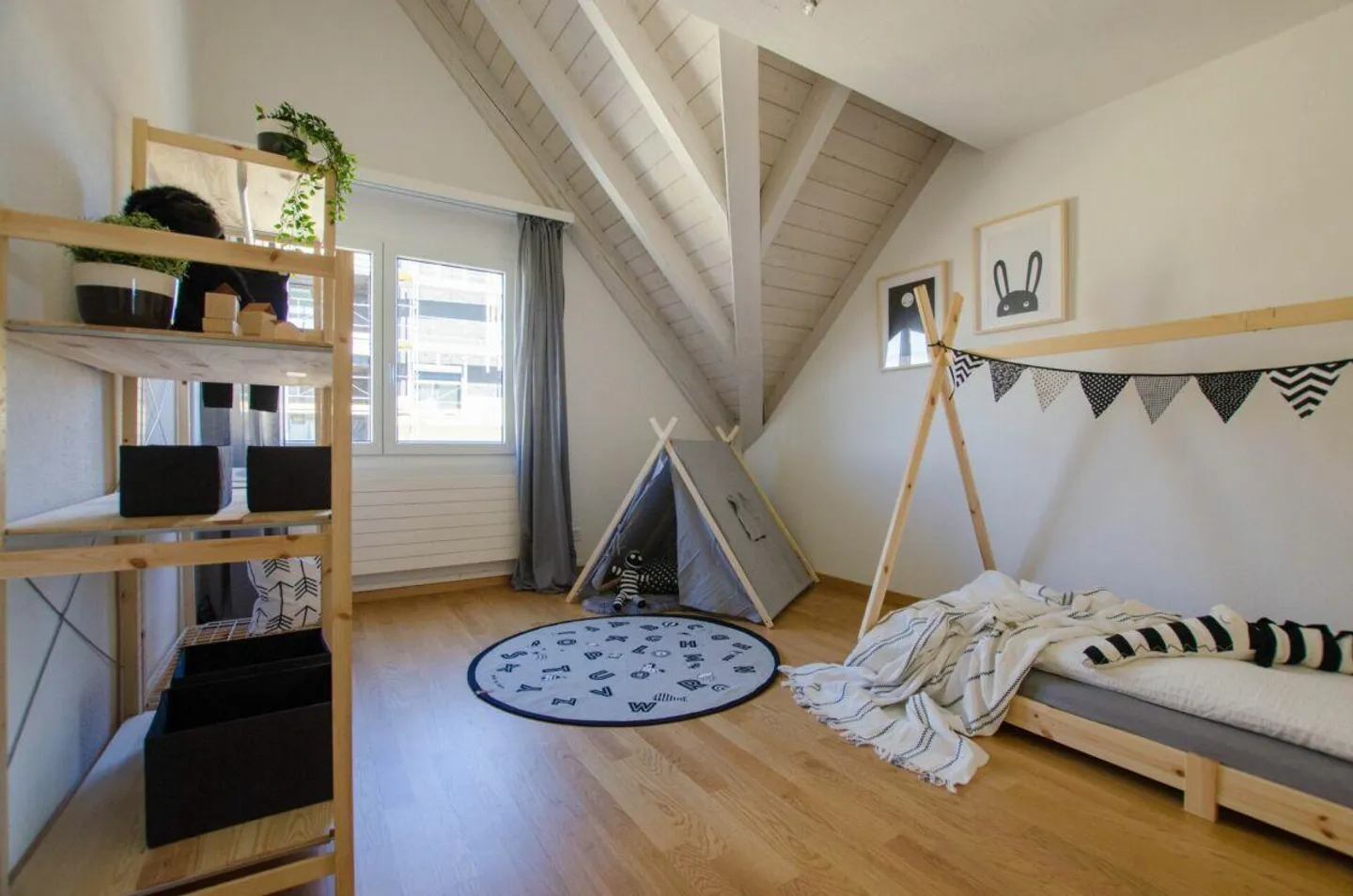 Maisonette apartment in a family-friendly location - Photo 3 of 7