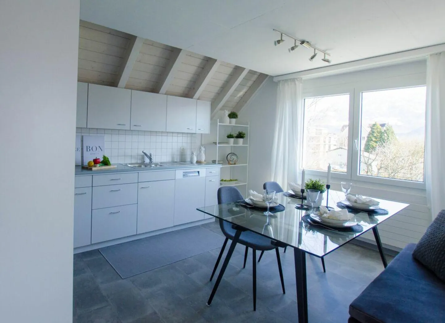Maisonette apartment in a family-friendly location - Photo 4 of 7