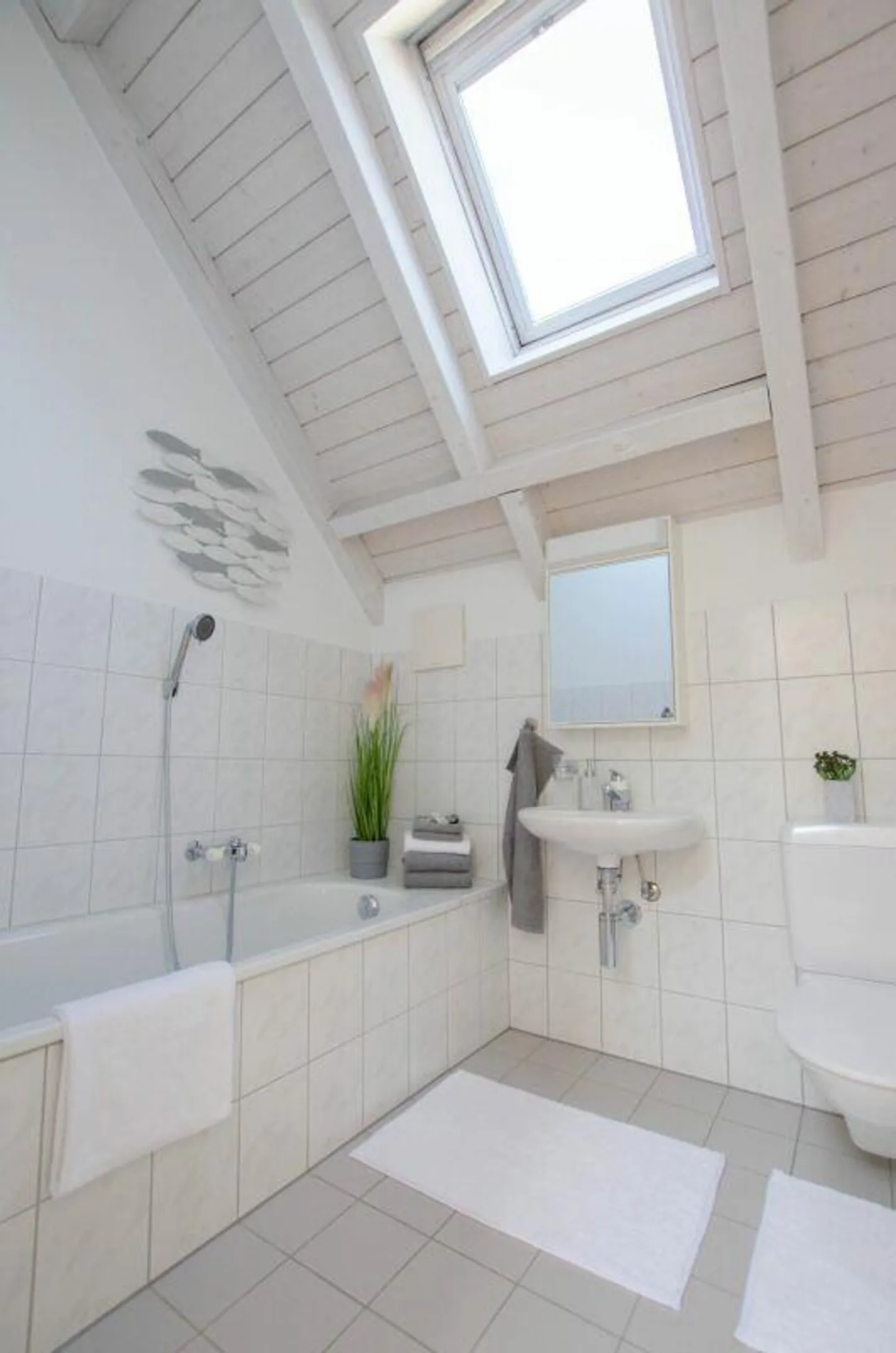 Maisonette apartment in a family-friendly location - Photo 5 of 7